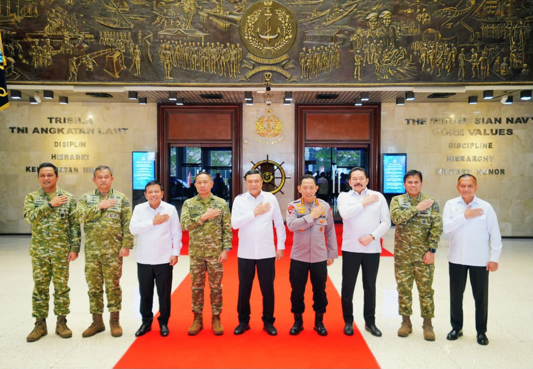 Kapolri Bersama Menko Polkam dan Pimpinan Lembaga Negara Perkuat Kebersamaan di Mabes TNI AL