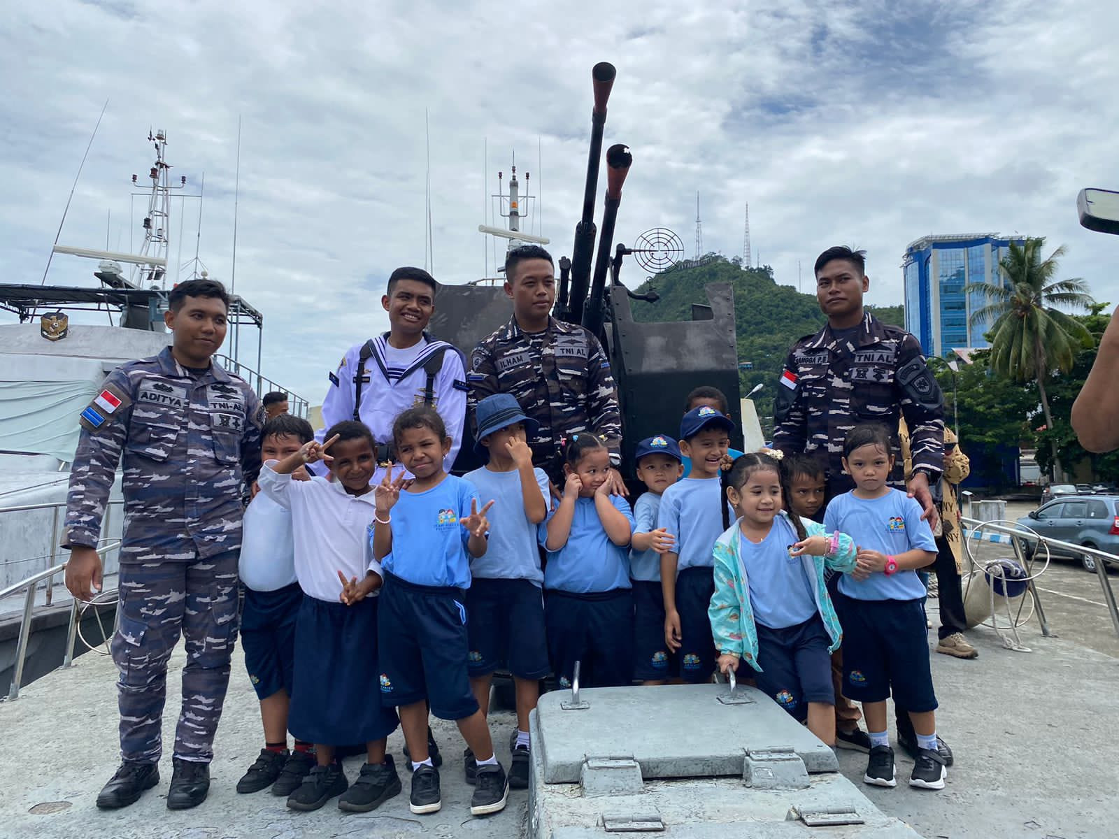 Tanamkan Jiwa Bahari Sejak Dini, Siswa Jean Mayer Preschool Kenal Lebih Dekat Kapal Perang Indonesia