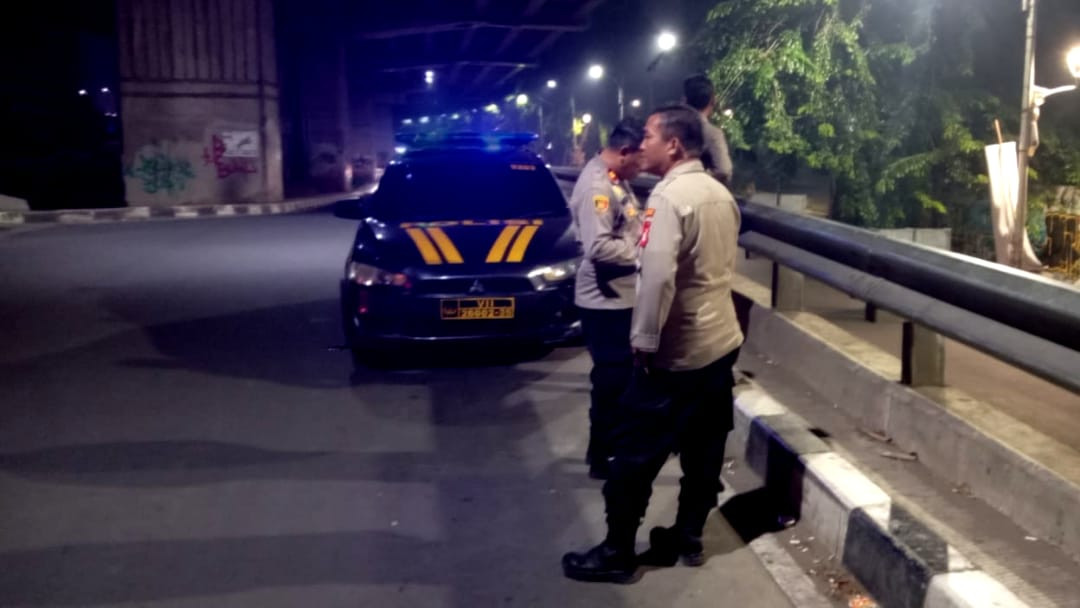 Polsek Bekasi Selatan Gelar Patroli Skala Besar di Jalur Kalimalang, Warga Sambut Positif Kehadiran Polisi