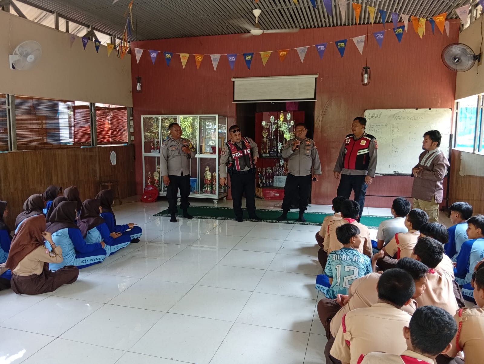 Polsek Pademangan Gelar Police Go To School, Edukasi Pelajar Jaga Kamtibmas dan Disiplin Diri