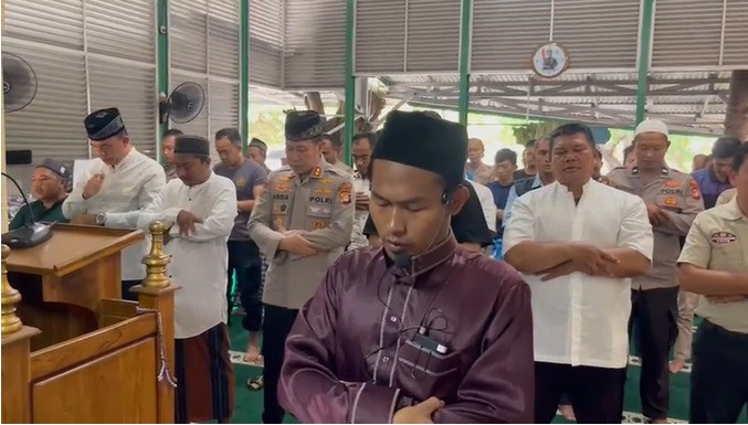 Polres Kepulauan Seribu Gelar Shalat Ghaib untuk Almarhum Affan Kurniawan