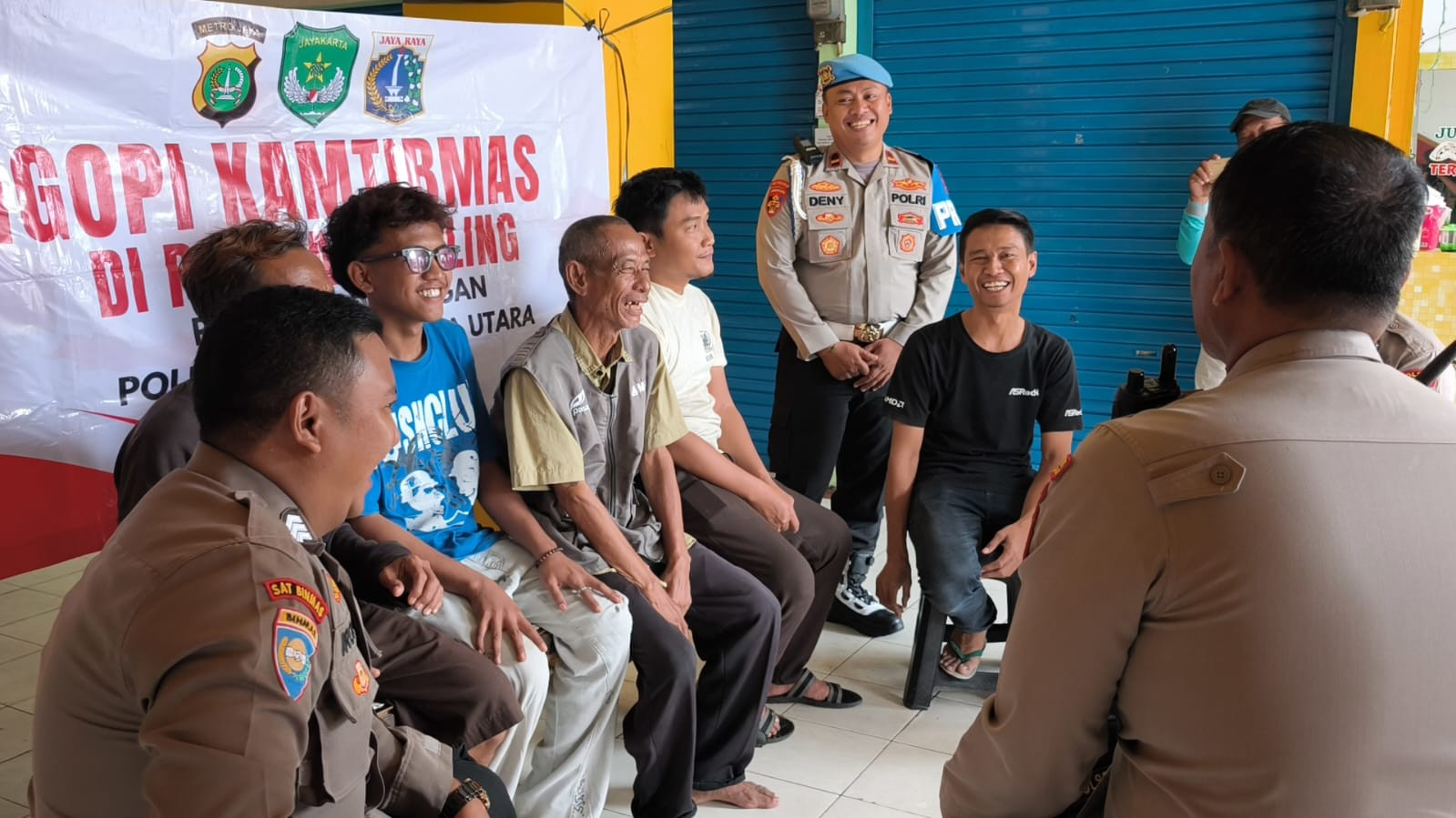 Polisi dan Pedagang Pasar Inpres Pademangan Perkuat Sinergi Jaga Kamtibmas