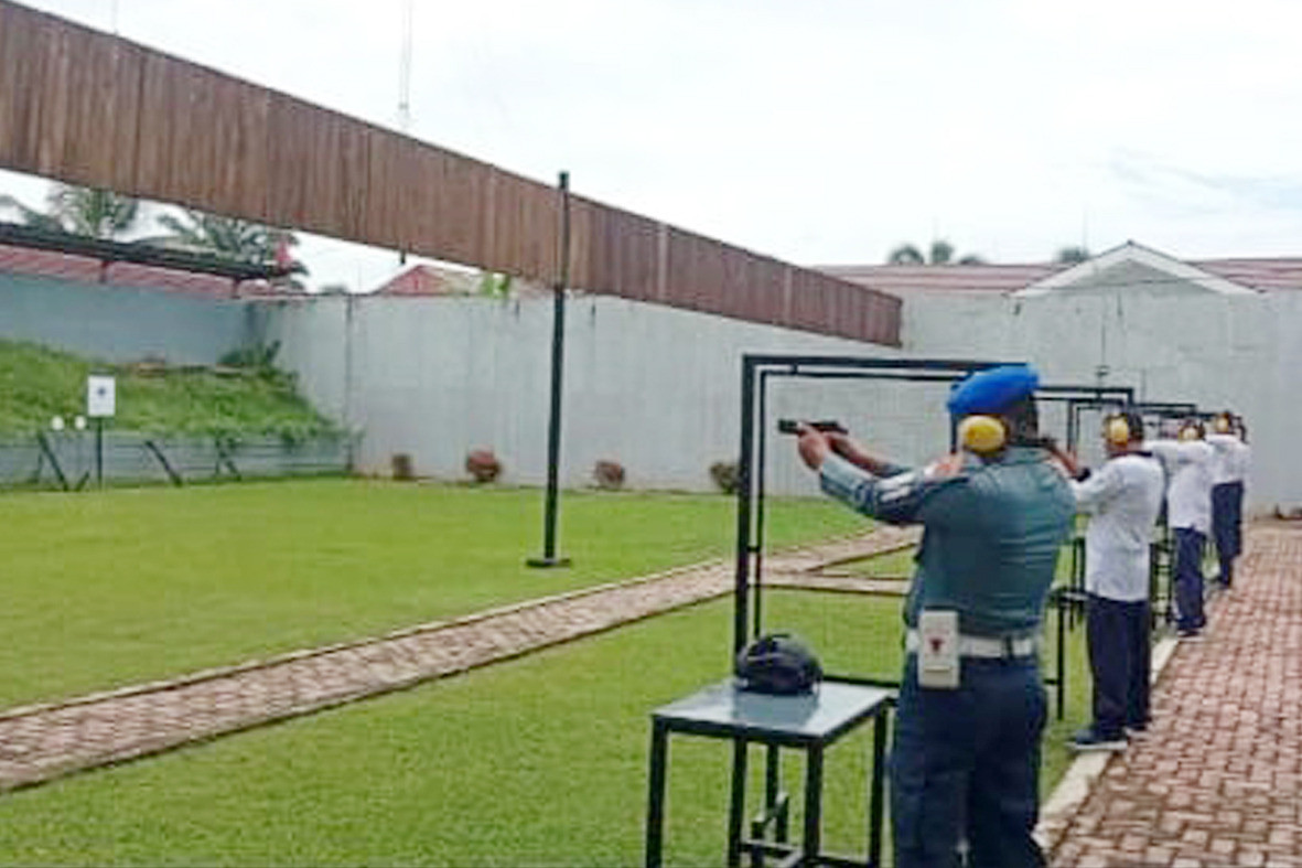 Tingkatkan Naluri Tempur Prajurit, Lanal Bengkulu Laksanakan Latihan Menembak