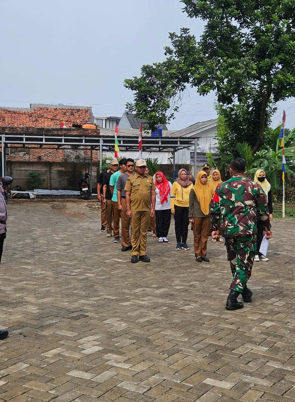 Jelang Lomba PBB, Bhabinkamtibmas dan Babinsa Dampingi Warga Jatiraden Berlatih
