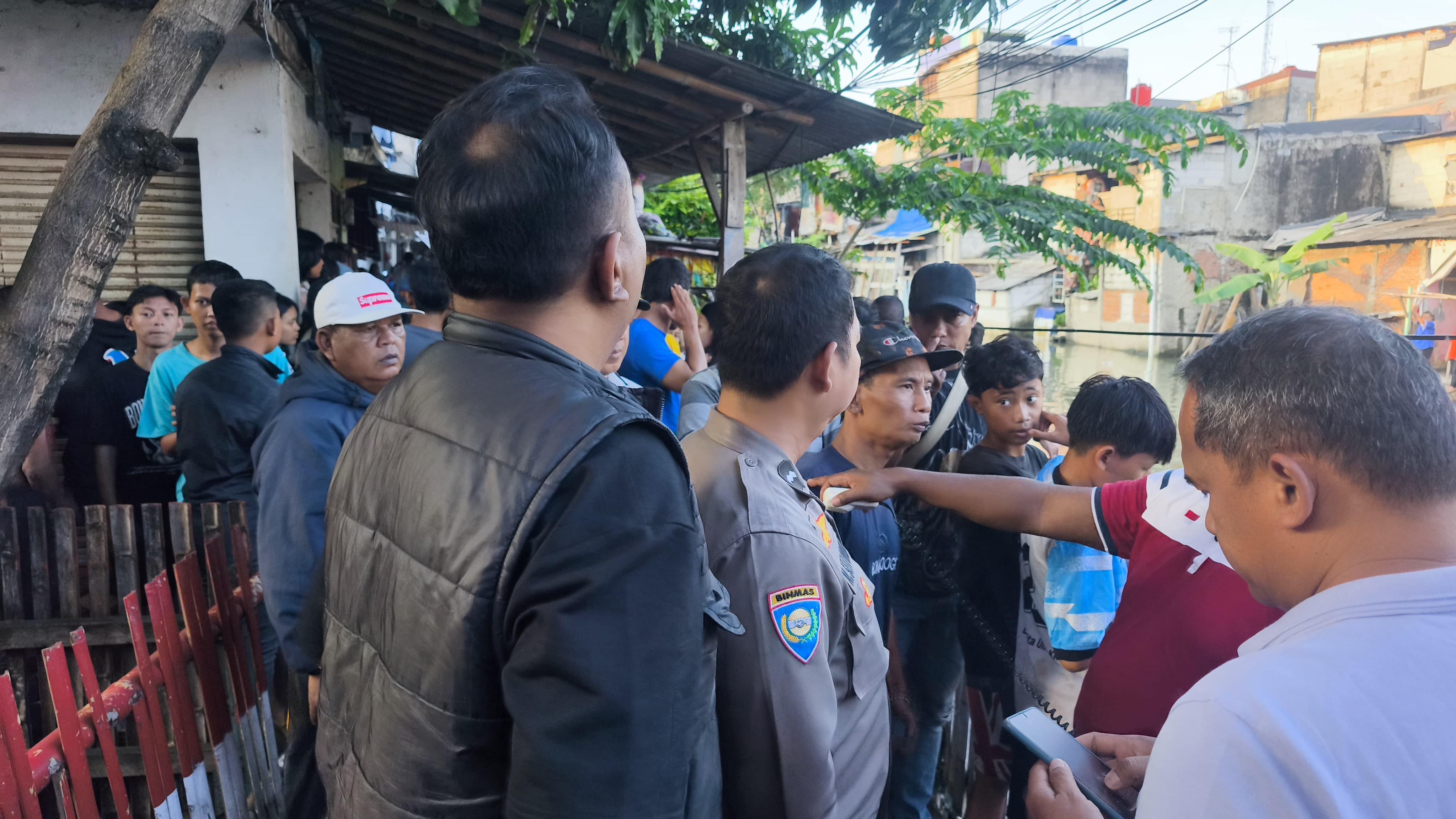 Diduga Tak Bisa Berenang, Bocah 9 Tahun Tenggelam di Kali Sunter Pademangan