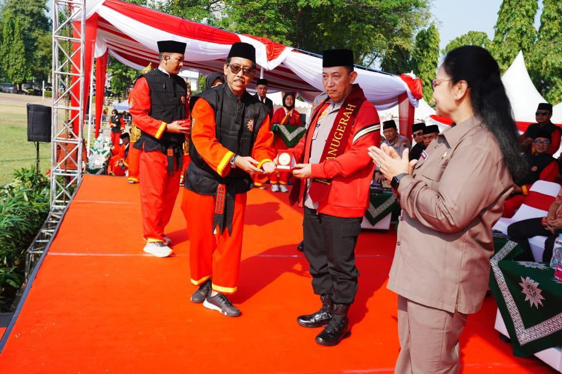 Muktamar XVI Tapak Suci Resmi Dibuka di Semarang, Kapolri Terima Anugerah Anggota Kehormatan