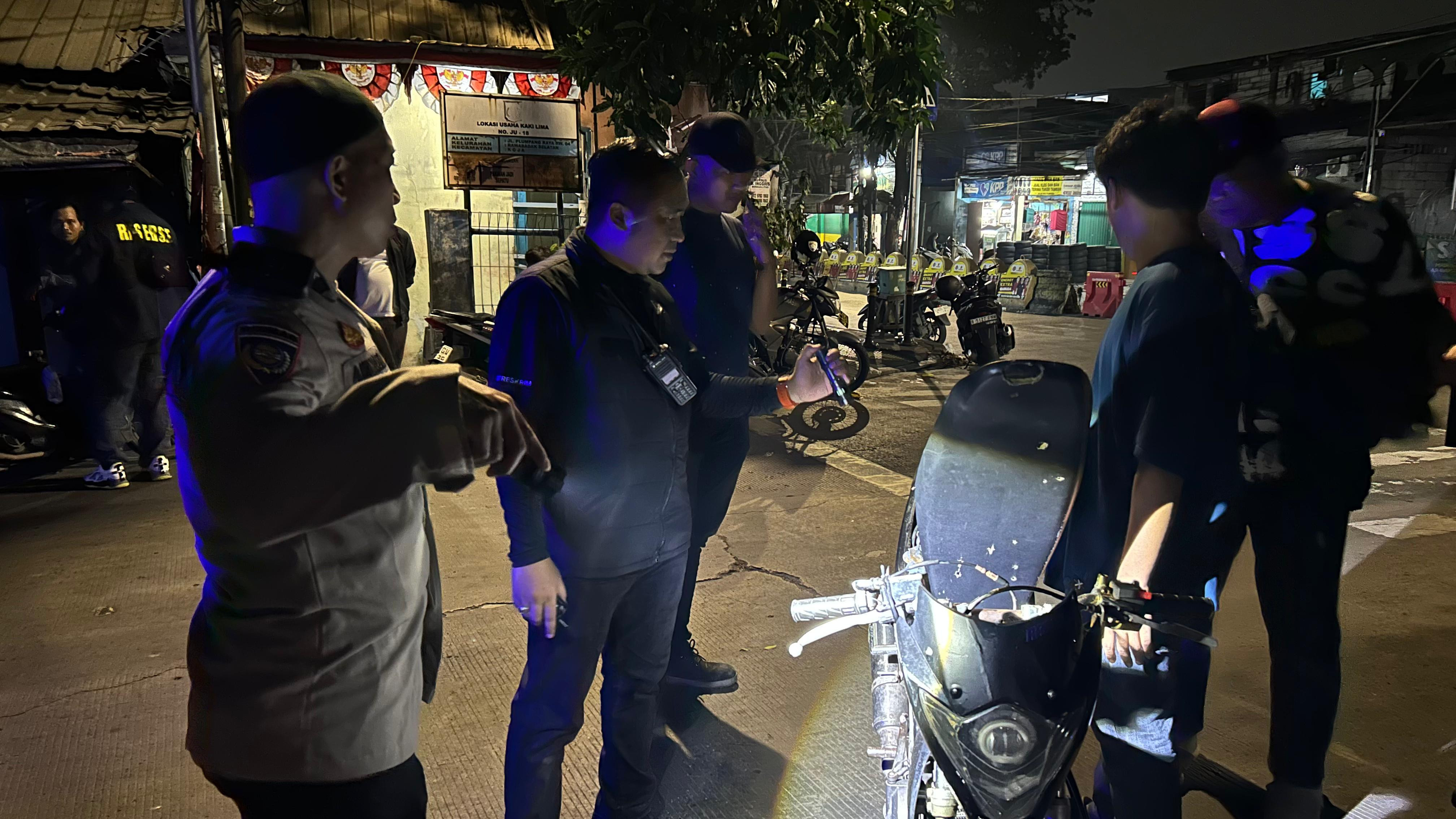 Jaga Jakarta dan Jaga Lingkungan, Polsek Koja Gelar Patroli Skala Besar Bersama Tiga Pilar