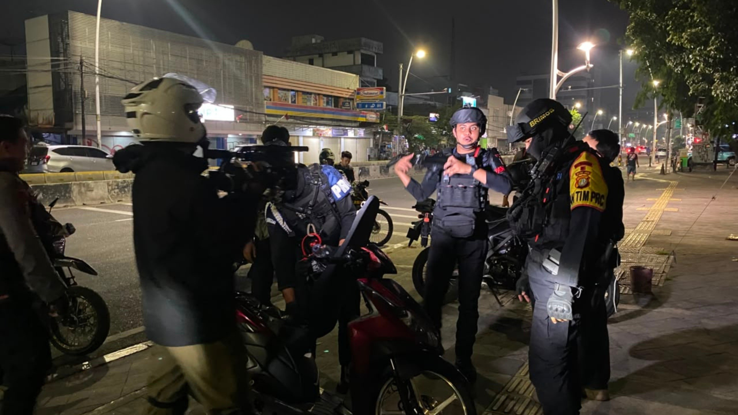 Brimob Polda Metro Jaya Gagalkan Tawuran di Cawang, 2 Sajam Diamankan