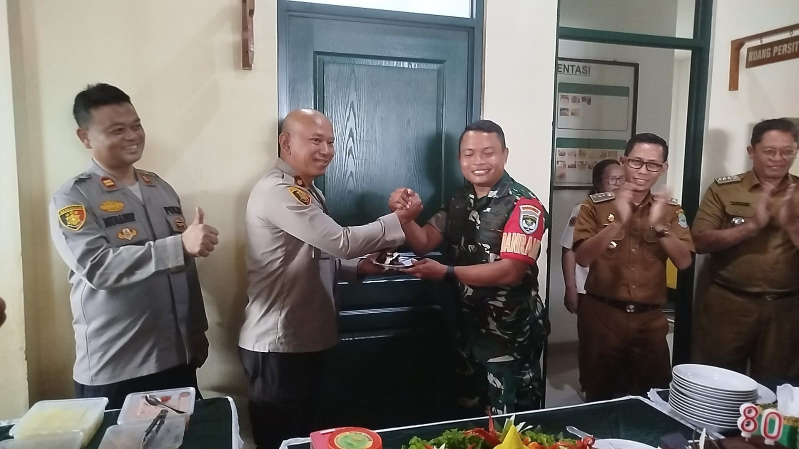 Tingkatkan Sinergitas, Tiga Pilar Pondok Gede Sambangi Koramil 02 Pondok Gede dalam Rangka HUT TNI ke-80