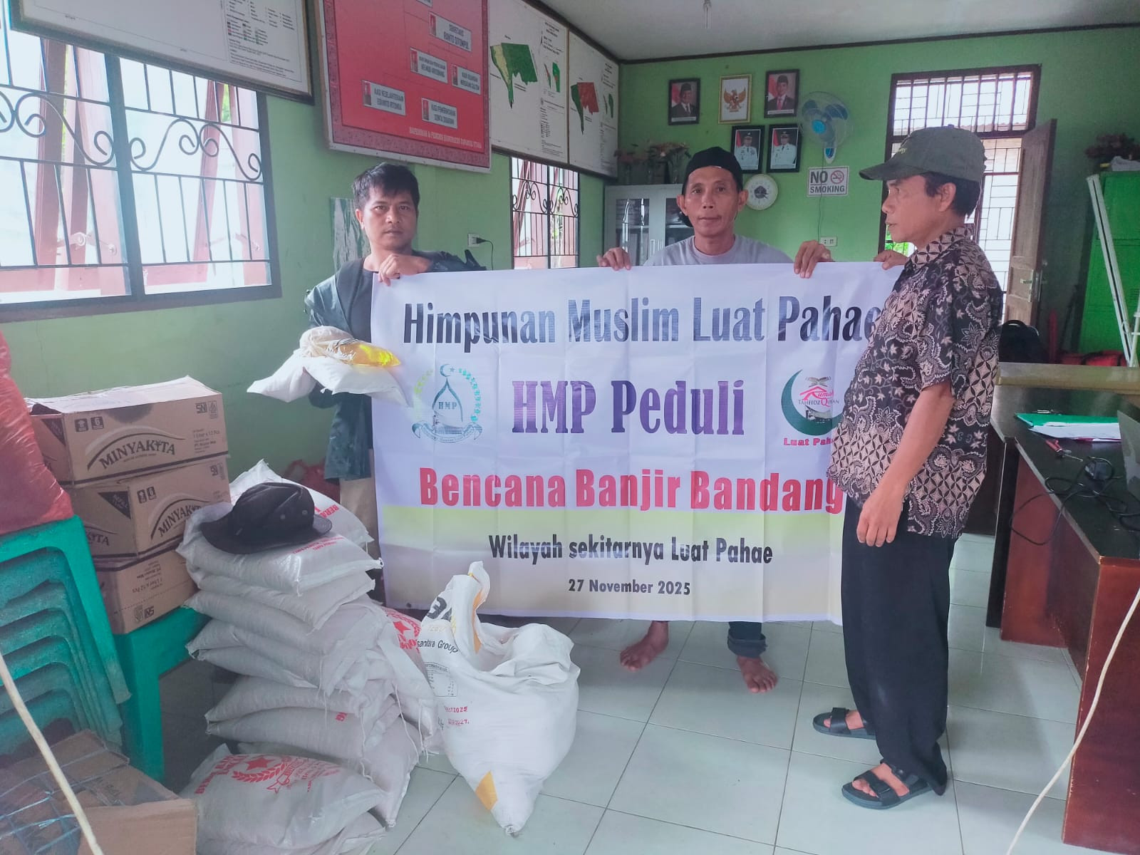 Himpunan Muslim Luat Pahae Salurkan Bantuan untuk Korban Banjir di Desa Sukamaju