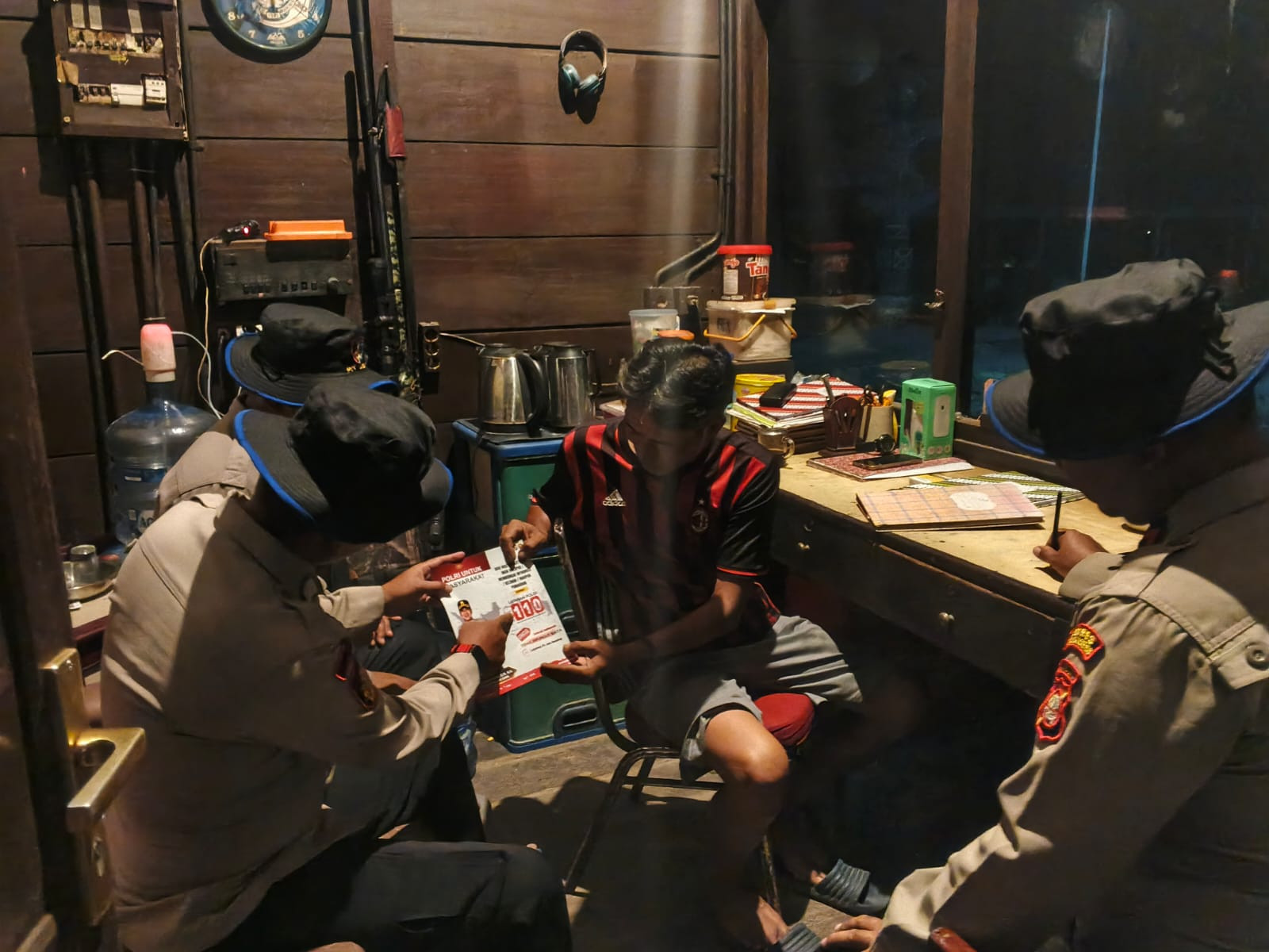 Satpolairud Polres Kepulauan Seribu Gelar Patroli Dialogis Laut untuk Ciptakan Wisata Aman, Antisipasi 3C dan Sosialisasikan Call Center 110