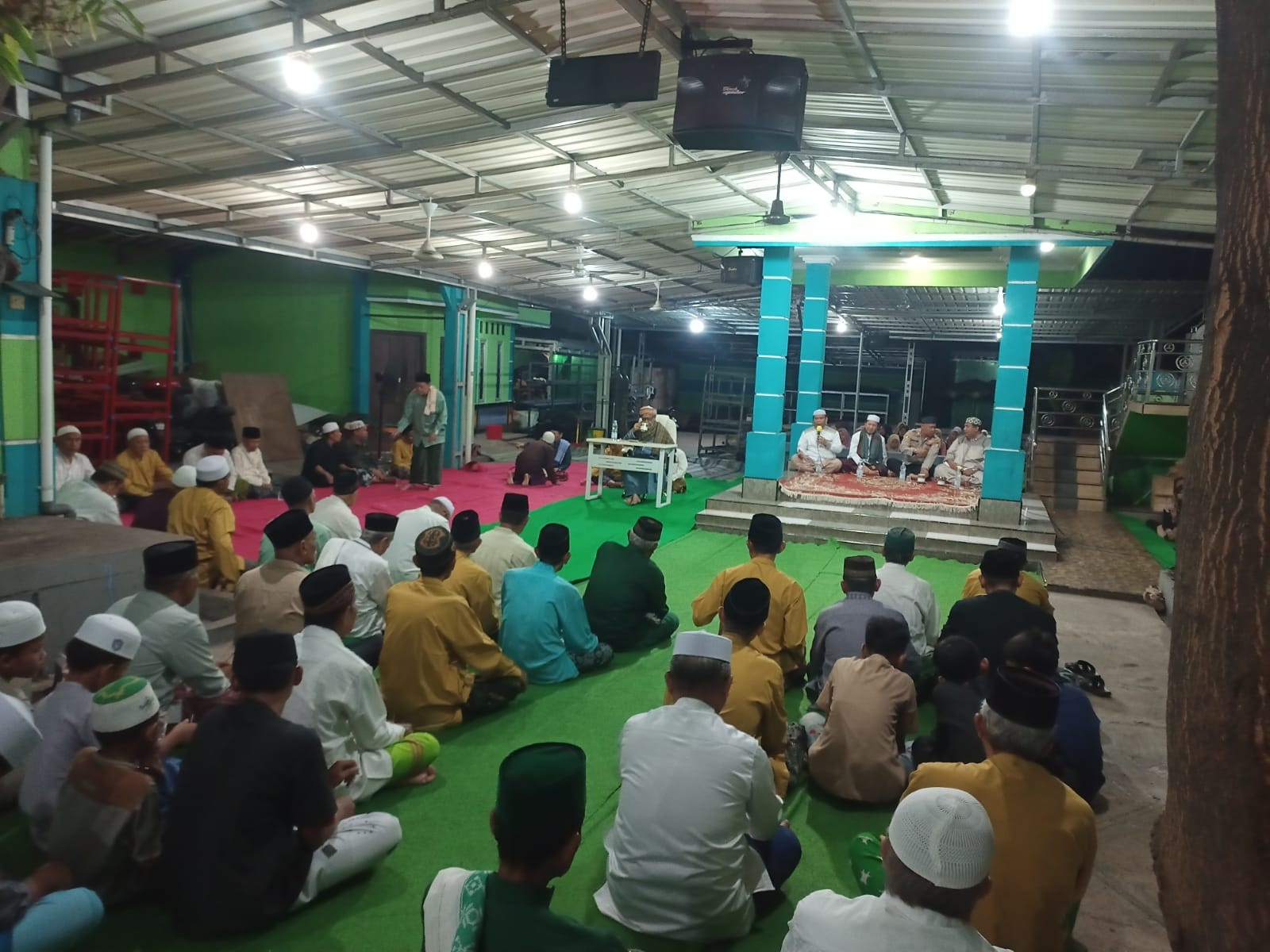 Kapolsek Bekasi Barat Sampaikan Pesan Kamtibmas di Tengah Pengajian Warga