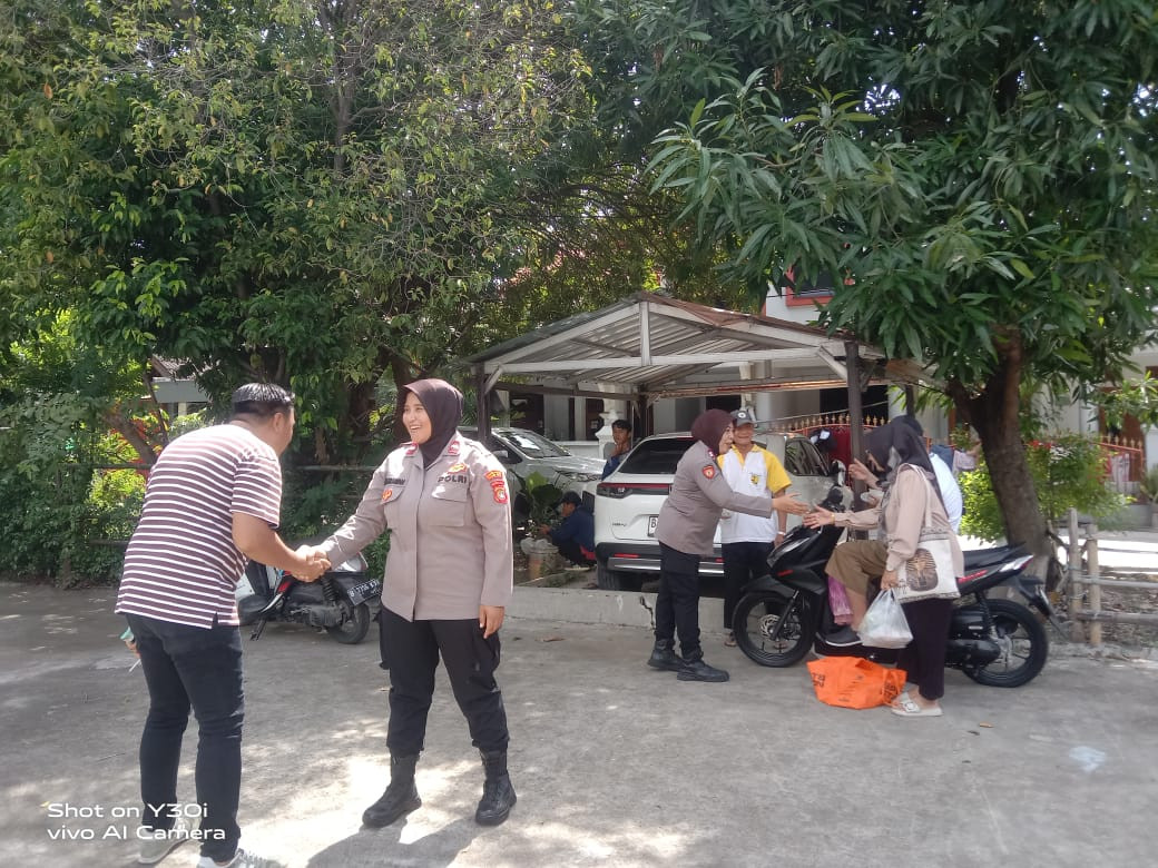 Polsek Rawalumbu Gelar Patroli Jalan Kaki Dialogis, Dekati Warga dengan Humanis