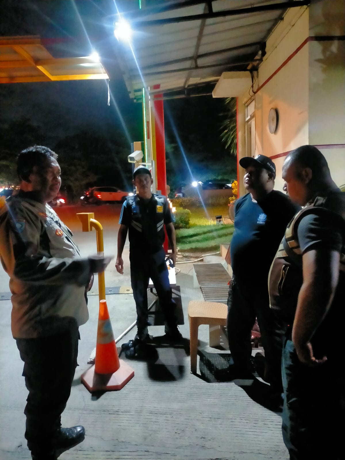 Jaga Keamanan Malam Hari, Polsek Medan Satria Sambangi Pos Siskamling Perumahan Permata