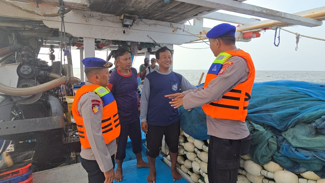 Satpolairud Polres Kepulauan Seribu Gencarkan Patroli Laut Dialogis, Antisipasi Tindak Kejahatan Laut dan Gangguan Kamtibmas di Perairan Seribu