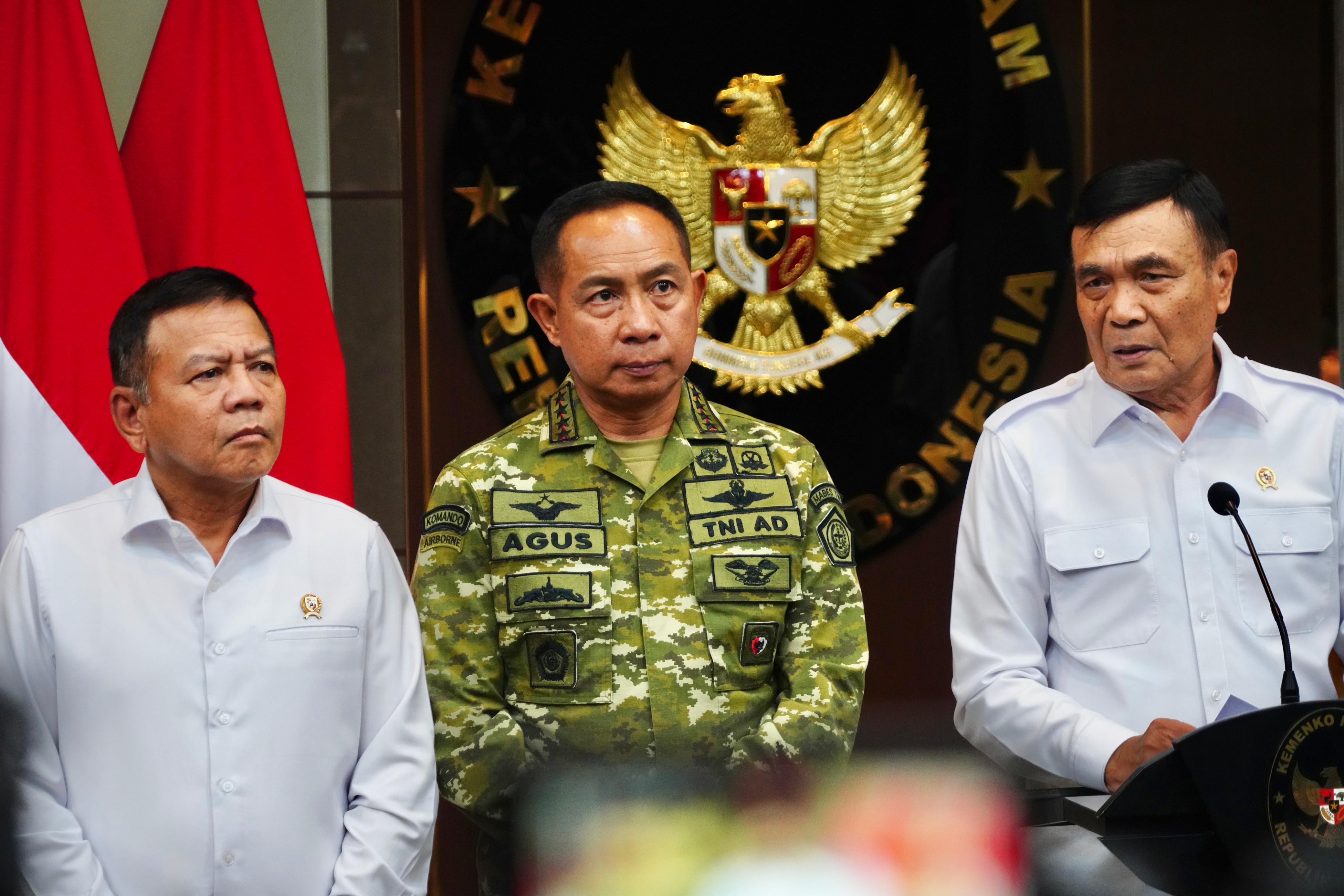 Panglima TNI Dampingi Menko Polkam Sampaikan Imbauan Jaga Kondusivitas Bangsa