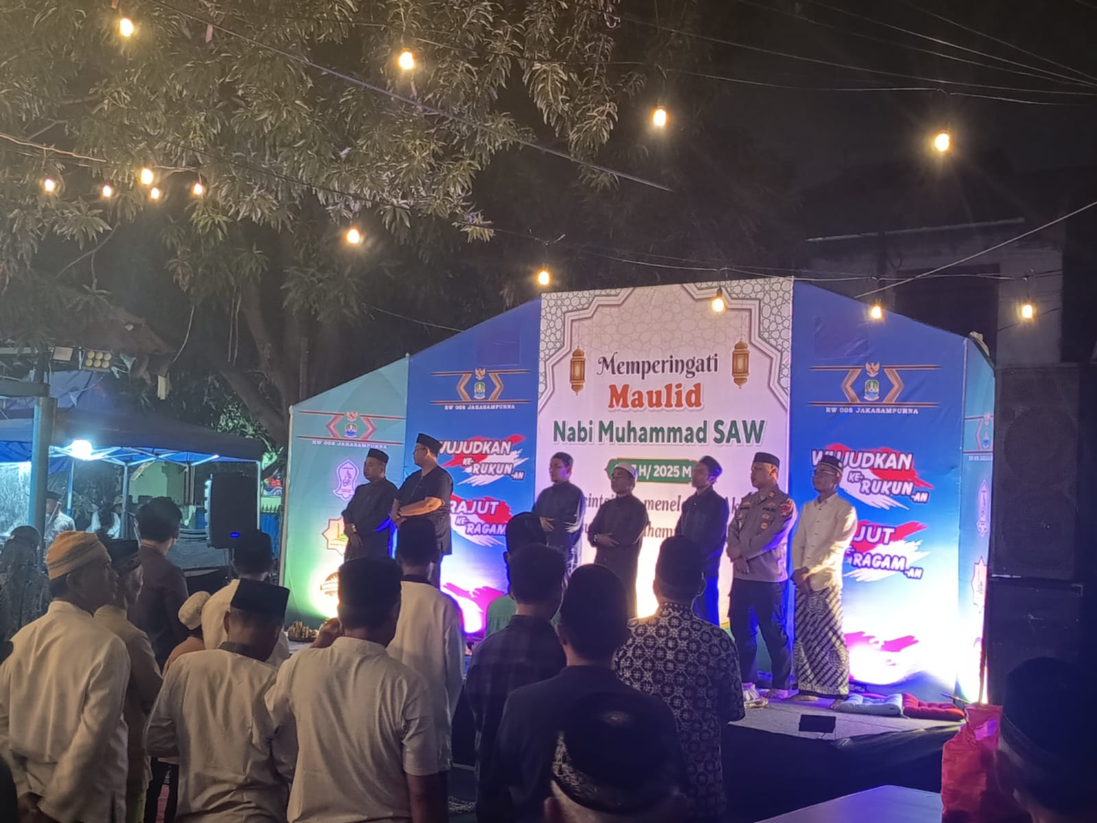 Kapolsek Bekasi Barat Hadiri Peringatan Maulid Nabi di SMPN 52, Sampaikan Himbauan Kamtibmas kepada Pelajar