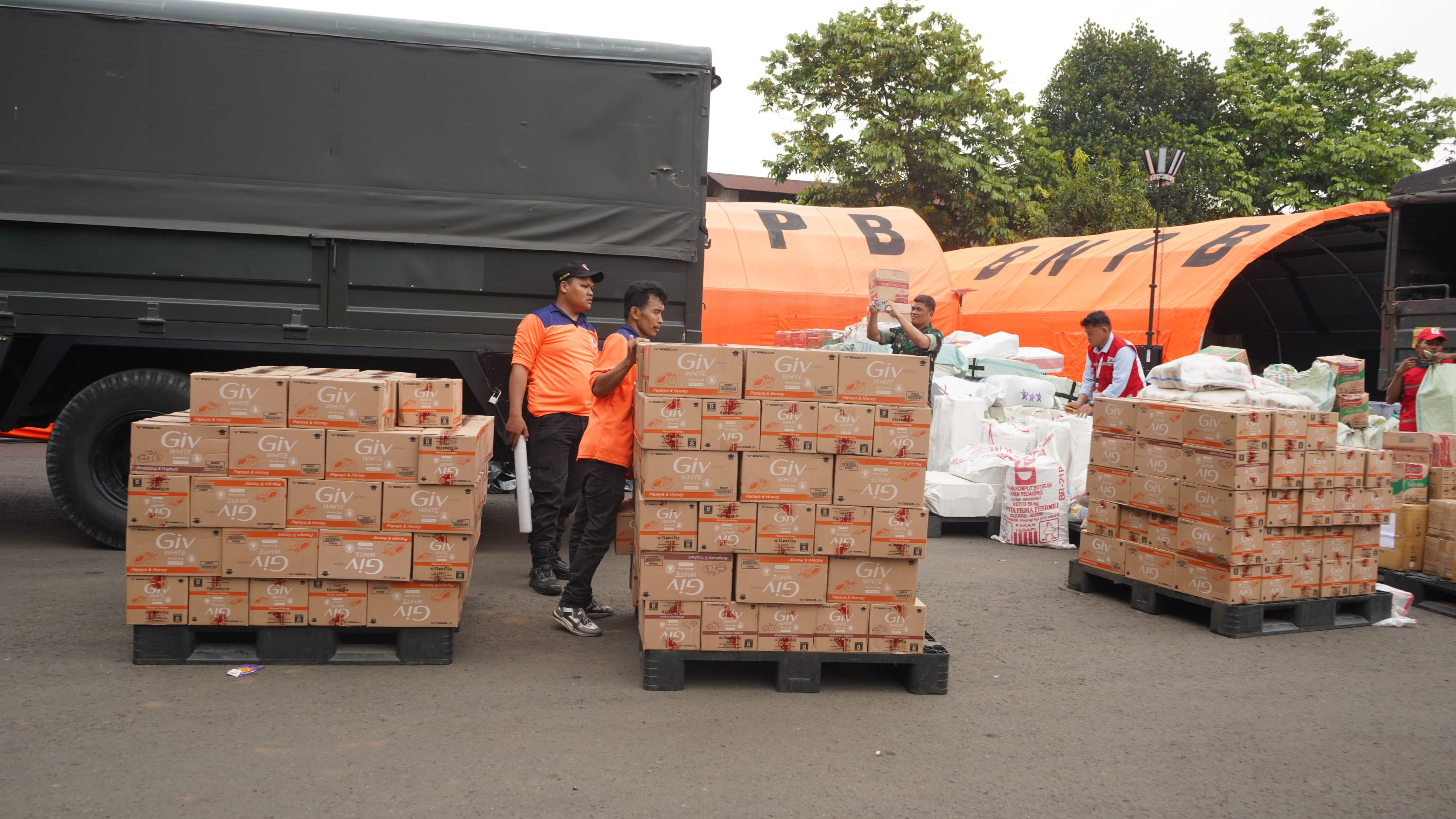 Kodam Jaya Kirim Bantuan Kemanusian Untuk Korban Gempa NTT