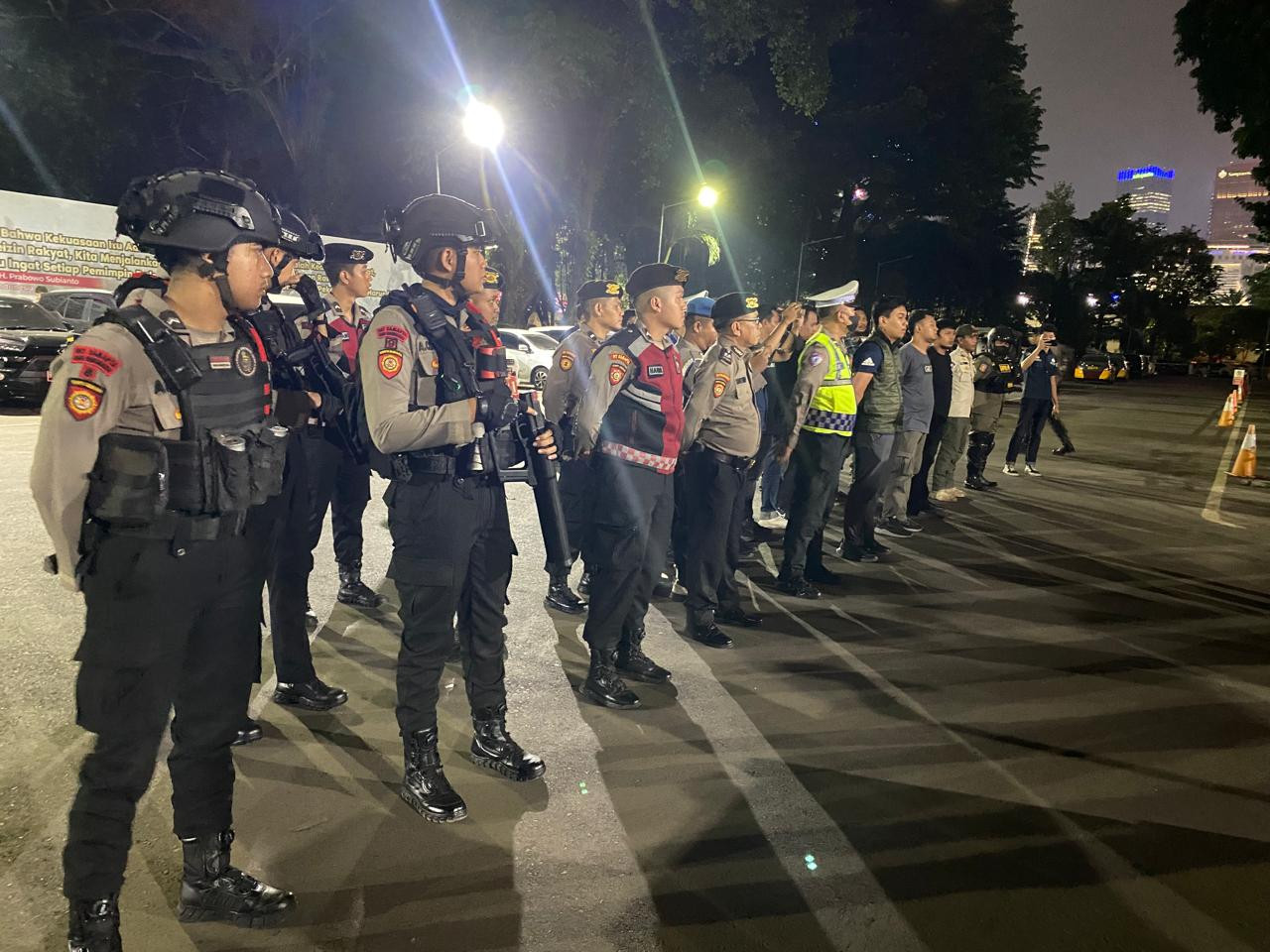 Polda Metro Jaya Gelar Patroli Malam untuk Tingkatkan Rasa Aman Masyarakat