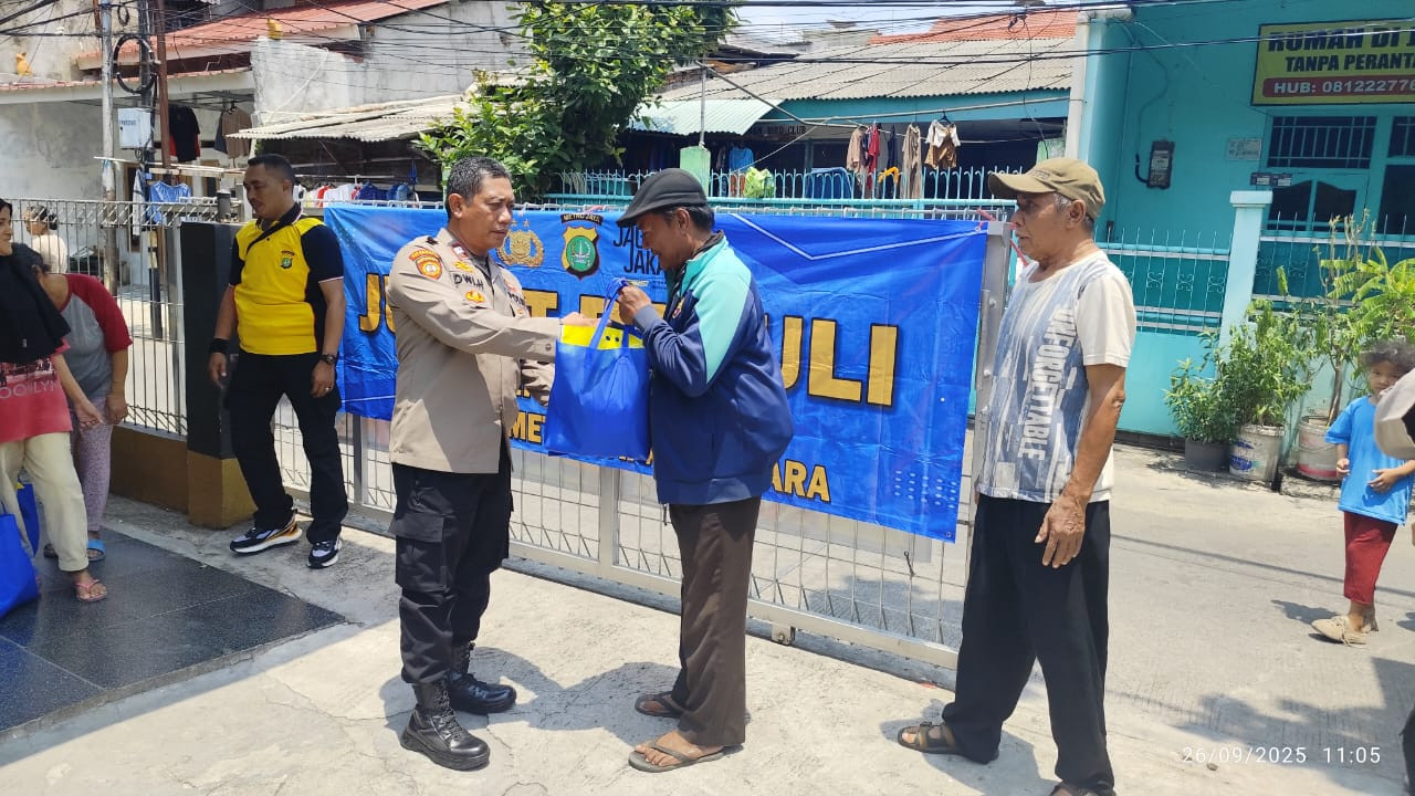 Polsek Pademangan Gelar Jumat Peduli, Sasar Warga Slum Area Jakarta Utara