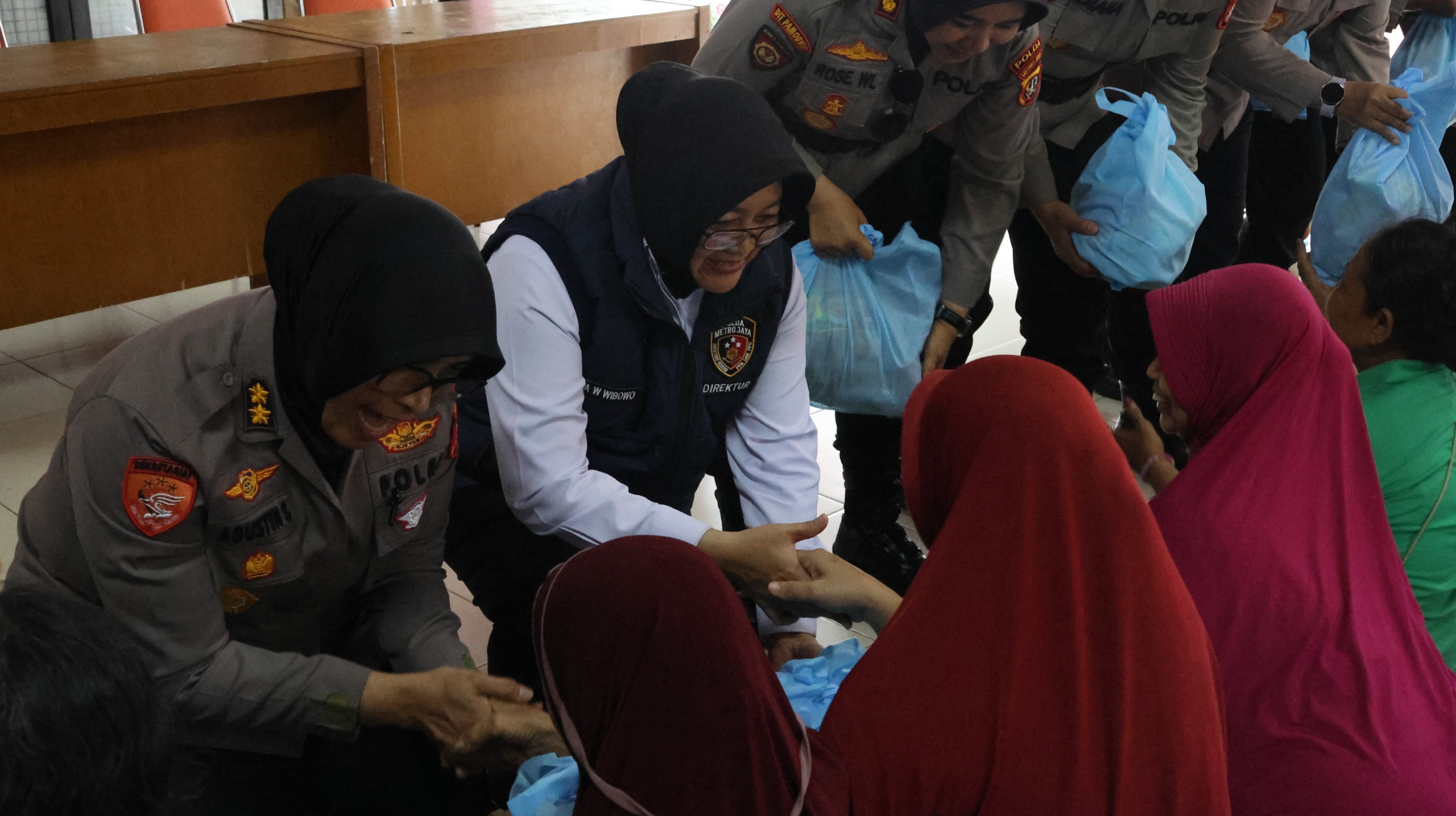 Semangat Hari Kartini, Polwan Polda Metro Jaya Hadir Lewat Edukasi dan Bakti Sosial bagi Perempuan dan Kaum Rentan