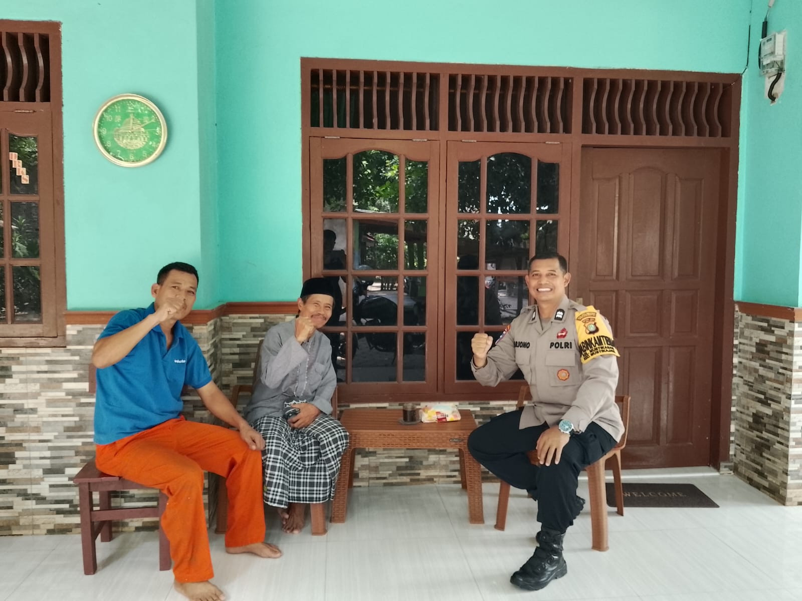 Jaga Kondusifitas, Bhabinkamtibmas Mustikasari Sambangi Tokoh Masyarakat