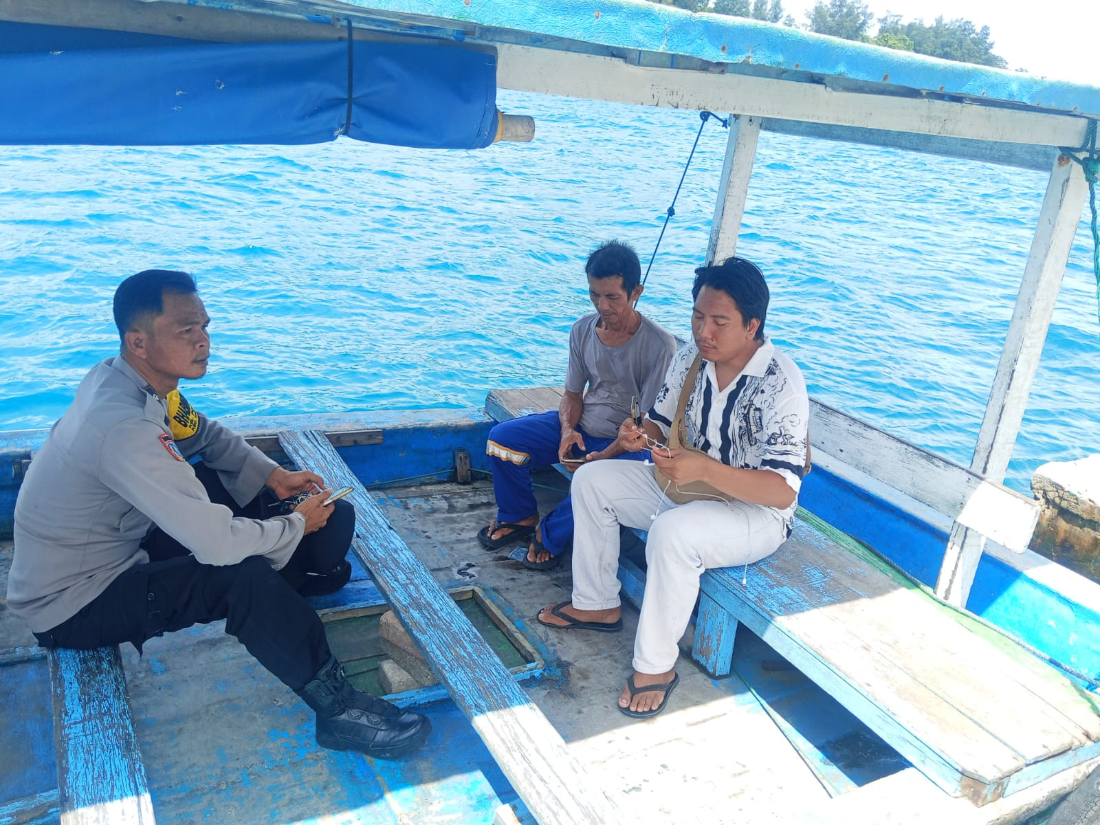 Sambang Humanis di Pulau Panggang, Bhabinkamtibmas Dekatkan Polisi dengan Tokoh Masyarakat