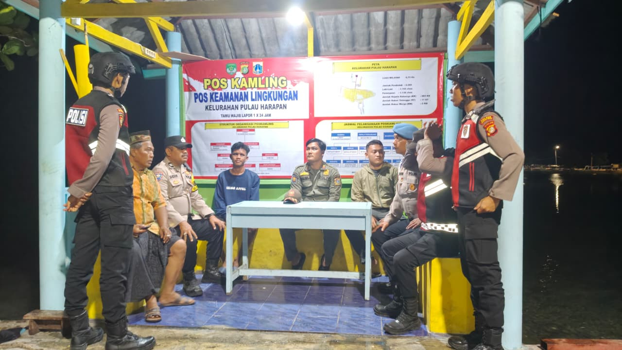 Polsek Kepulauan Seribu Utara Gelar Pembinaan Pos Kamling di Tiga Pulau, Wujudkan Lingkungan Aman Kondusif