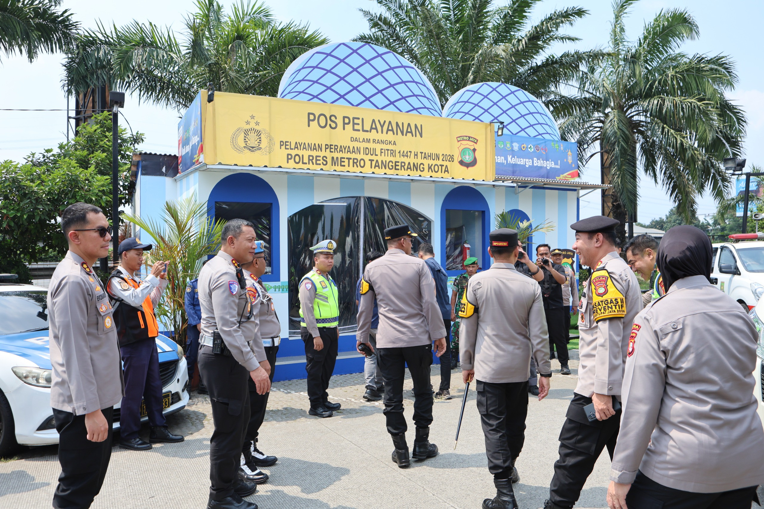 Pejabat Utama Polda Metro Jaya Cek Pos Pelayanan Tol Jakarta–Merak, Pastikan Arus Mudik Aman dan Lancar