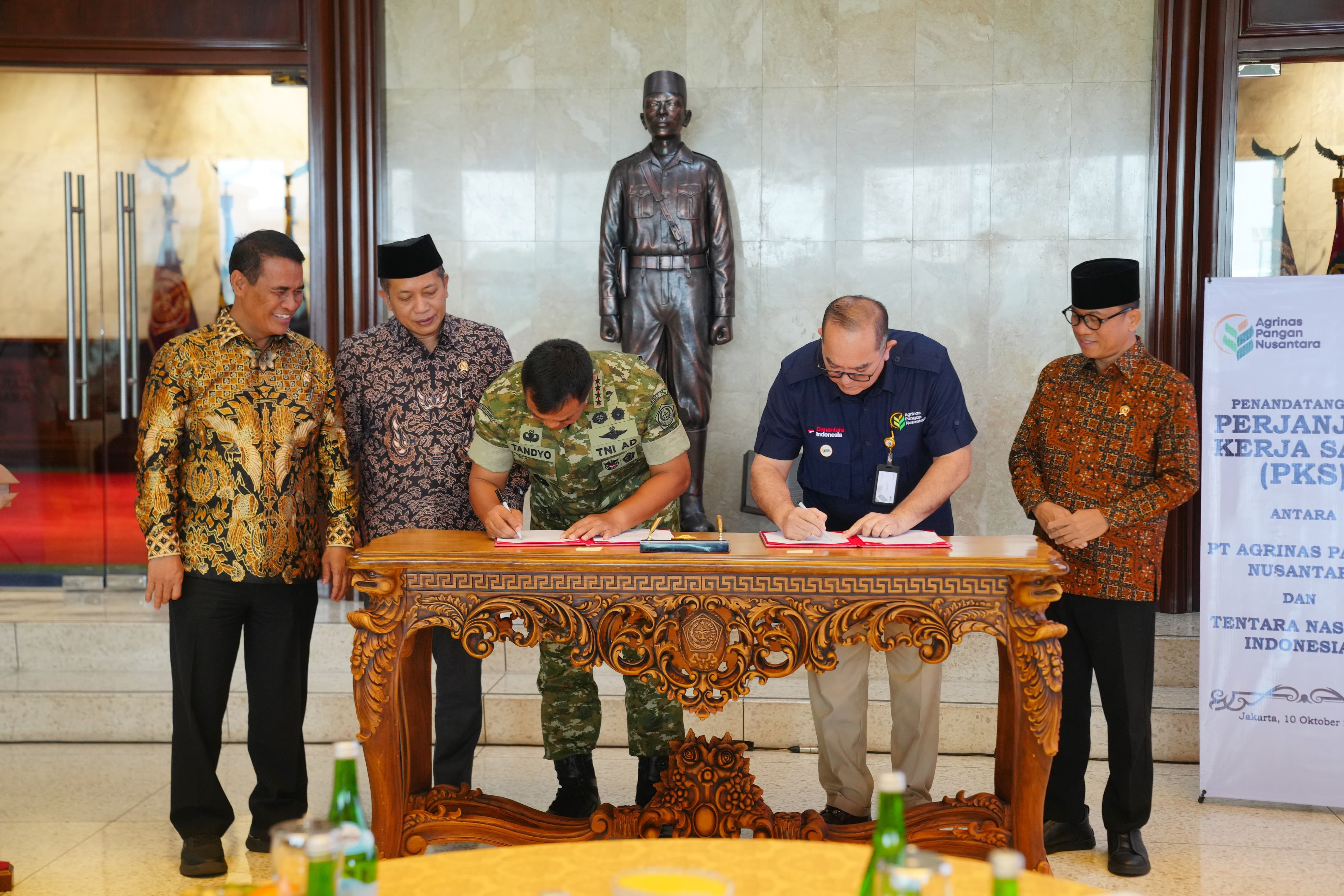 TNI dan PT Agrinas Pangan Nusantara Tandatangani PKS Percepatan Pembangunan KDKMP