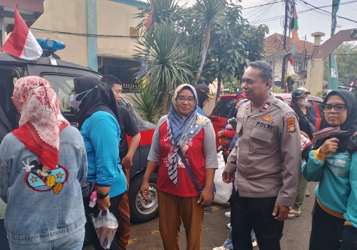 Polsek Tanjung Priok Bersama Bulog Gelar Gerakan Pangan Murah untuk Warga