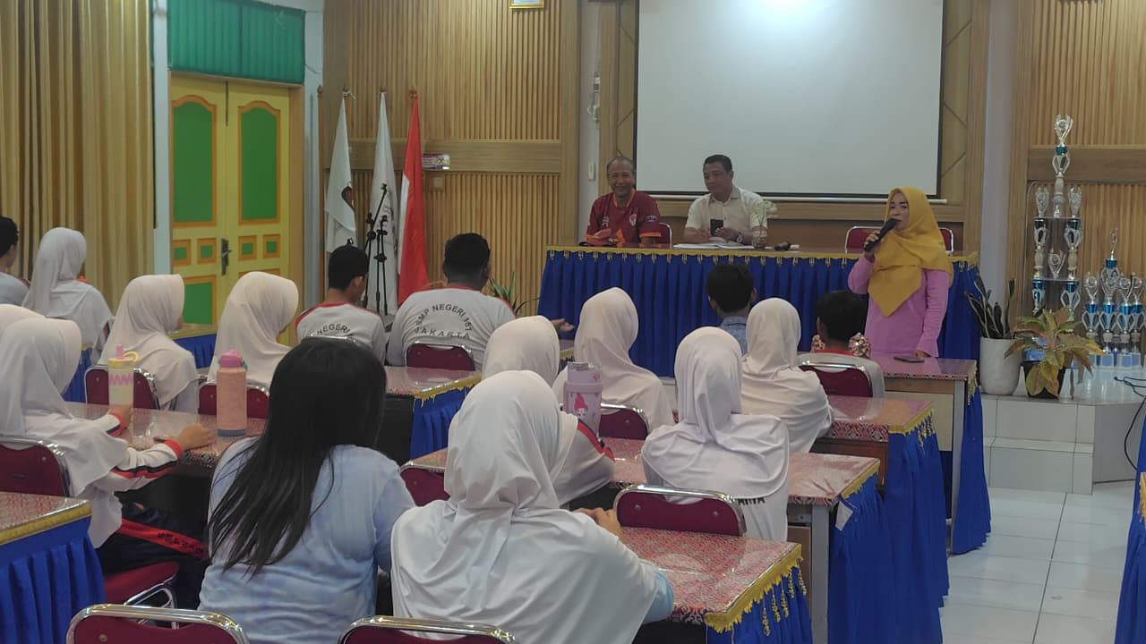 Polsek Koja Sosialisasikan SMA Kemala Taruna Bhayangkara di SMPN 151 Jakarta Utara