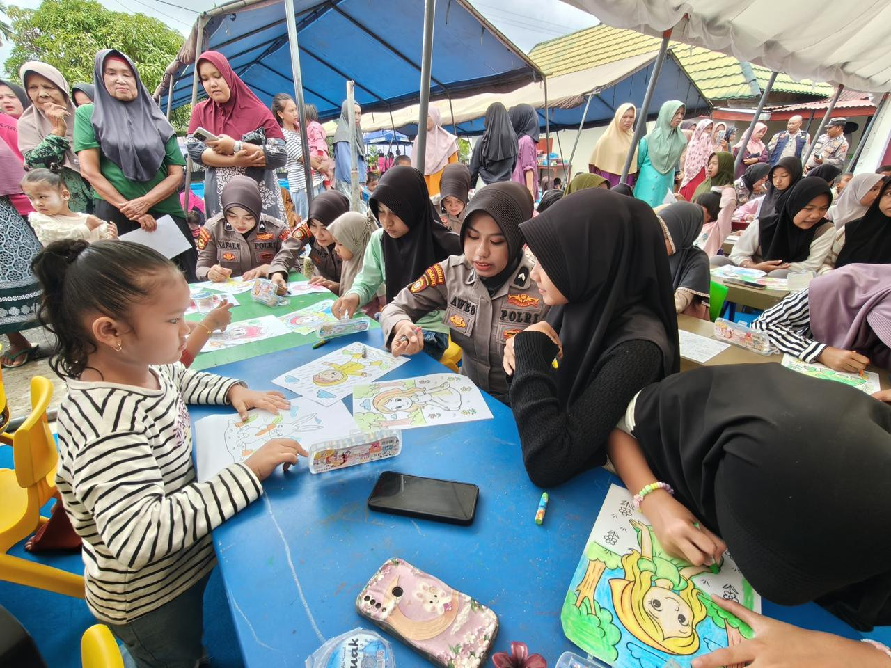 Trauma Healing Polri, Dukungan Psikologis bagi Anak Korban Banjir Bandang di Padang Pariaman