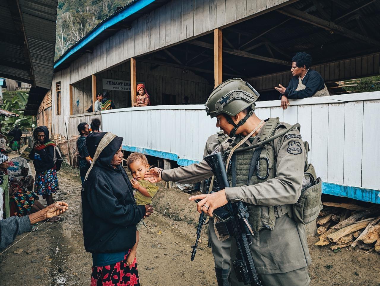 Tak Semua Bisa Pulang: Rindu yang Disimpan Demi Indonesia Tetap Tenang
