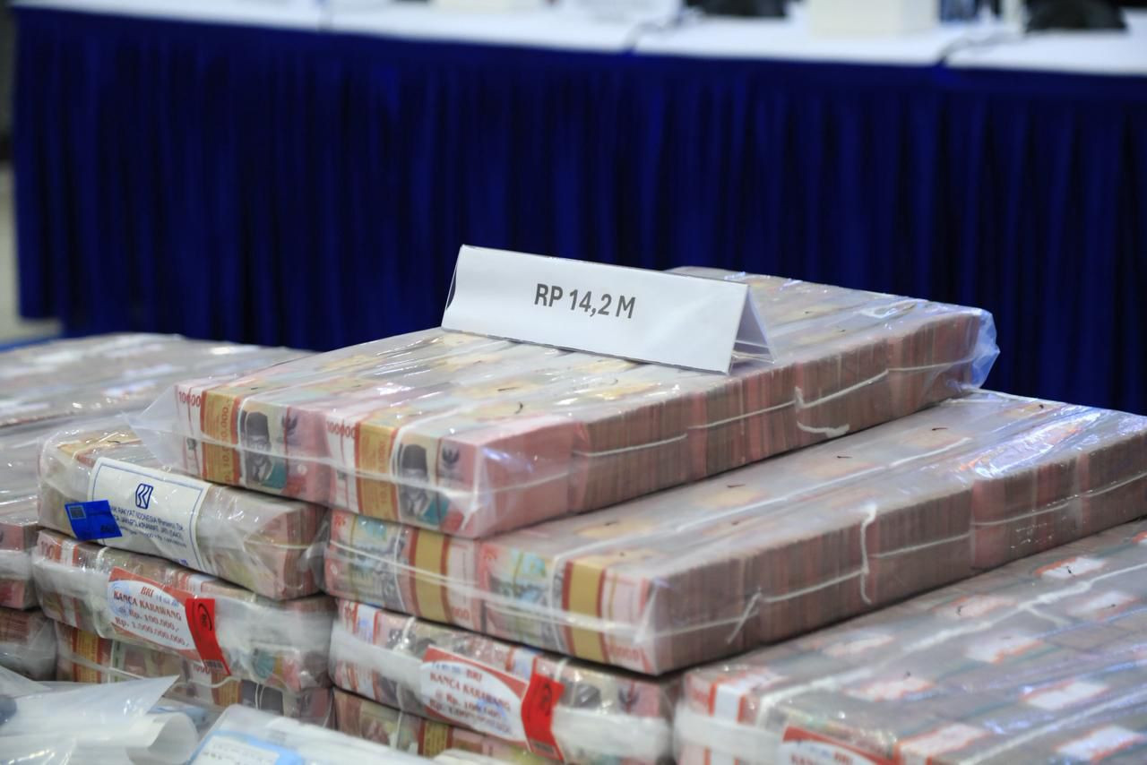 BARESKRIM POLRI BONGKAR 2 APLIKASI PINJOL ILEGAL, 400 KORBAN DIPERAS DAN DIANCAM