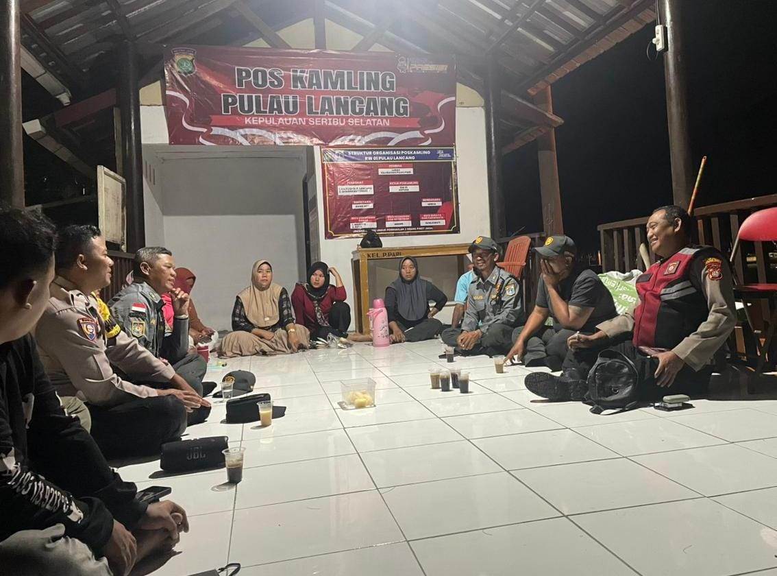 Patroli Malam Polsek Kepulauan Seribu Selatan Gaet TNI, Satpol PP, dan Potmas, Warga Diajak Jaga Kamtibmas Selama Nataru