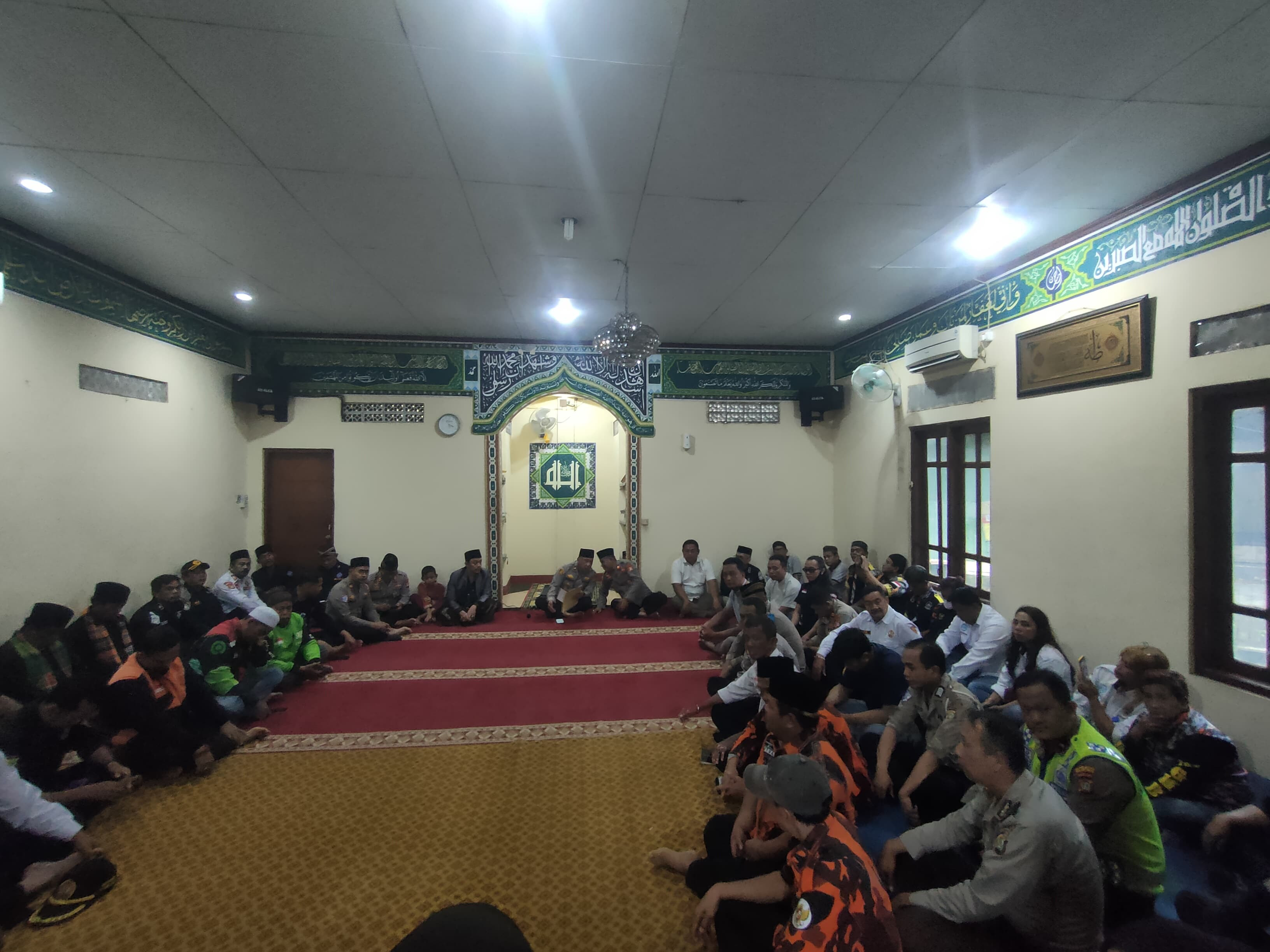 Kapolsek Bantar Gebang Gelar Buka Puasa Bersama Potensi Masyarakat, Pererat Silaturahmi di Bulan Ramadhan