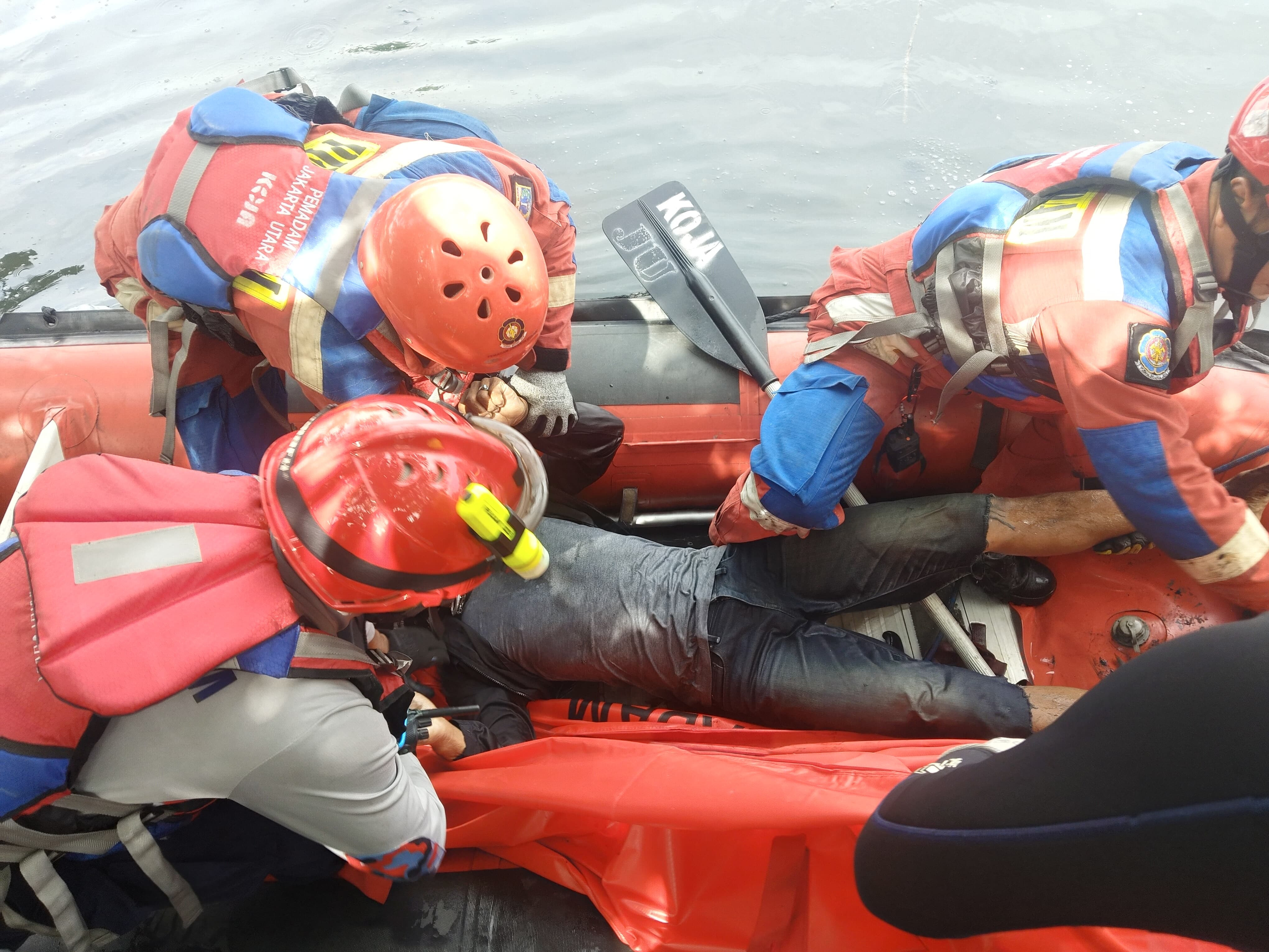 Pria Tanpa Identitas Ditemukan Tewas Setelah Menceburkan Diri ke Kali Sunter, Koja