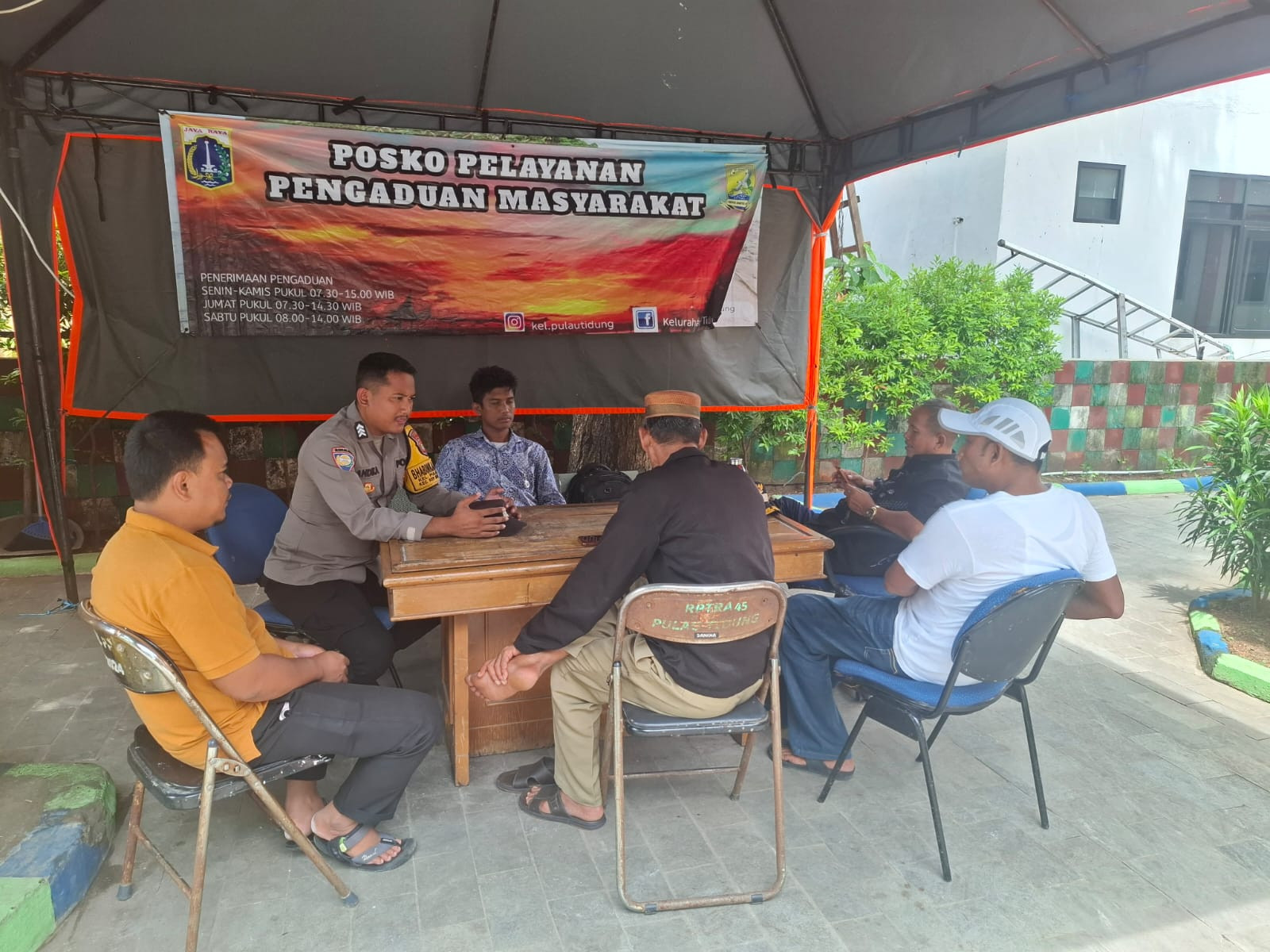 Bhabinkamtibmas Pulau Tidung Ajak Warga Jaga Kamtibmas Demi Wisata Aman dan Nyaman