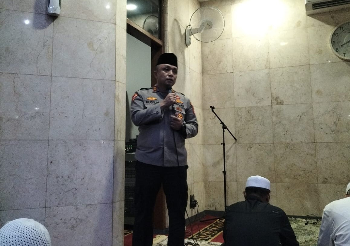 Polres Metro Jakut  Tarling di Pluit Gaungkan Pesan Cegah Tawuran dan Ajak Warga Jaga Lingkungan