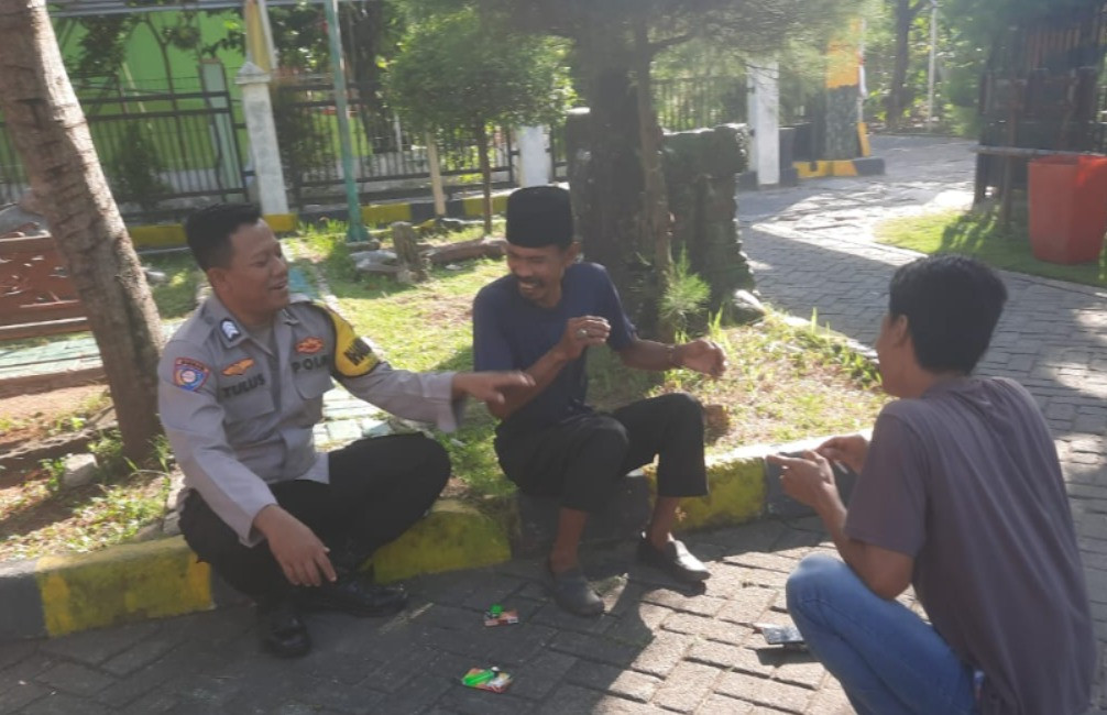 Bhabinkamtibmas Pulau Lancang Sosialisasi Call Center 110, Ajak Warga Bersama Jaga Jakarta