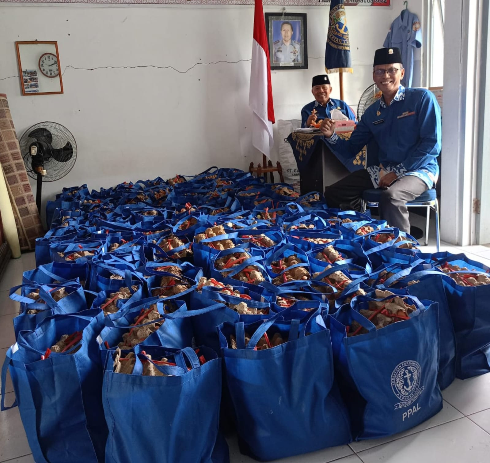 Indahnya Berbagi, Ketua Umum PPAL Pusat Salurkan Bantuan Ke Sumatera Barat dan Sumatera Utara