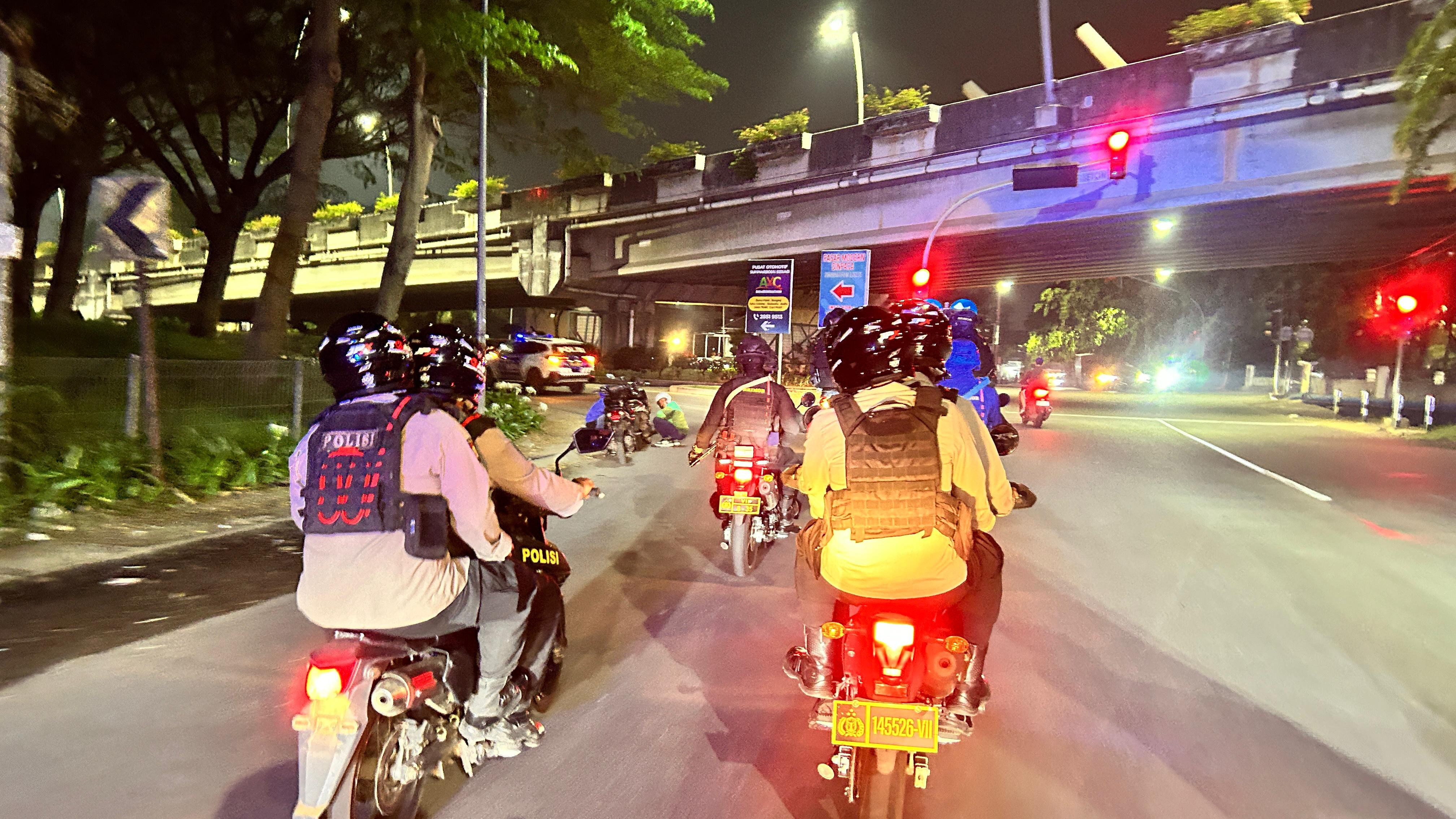Cegah Kejahatan Malam Hari, Polres Metro Bekasi Kota Gelar Patroli Skala Sedang