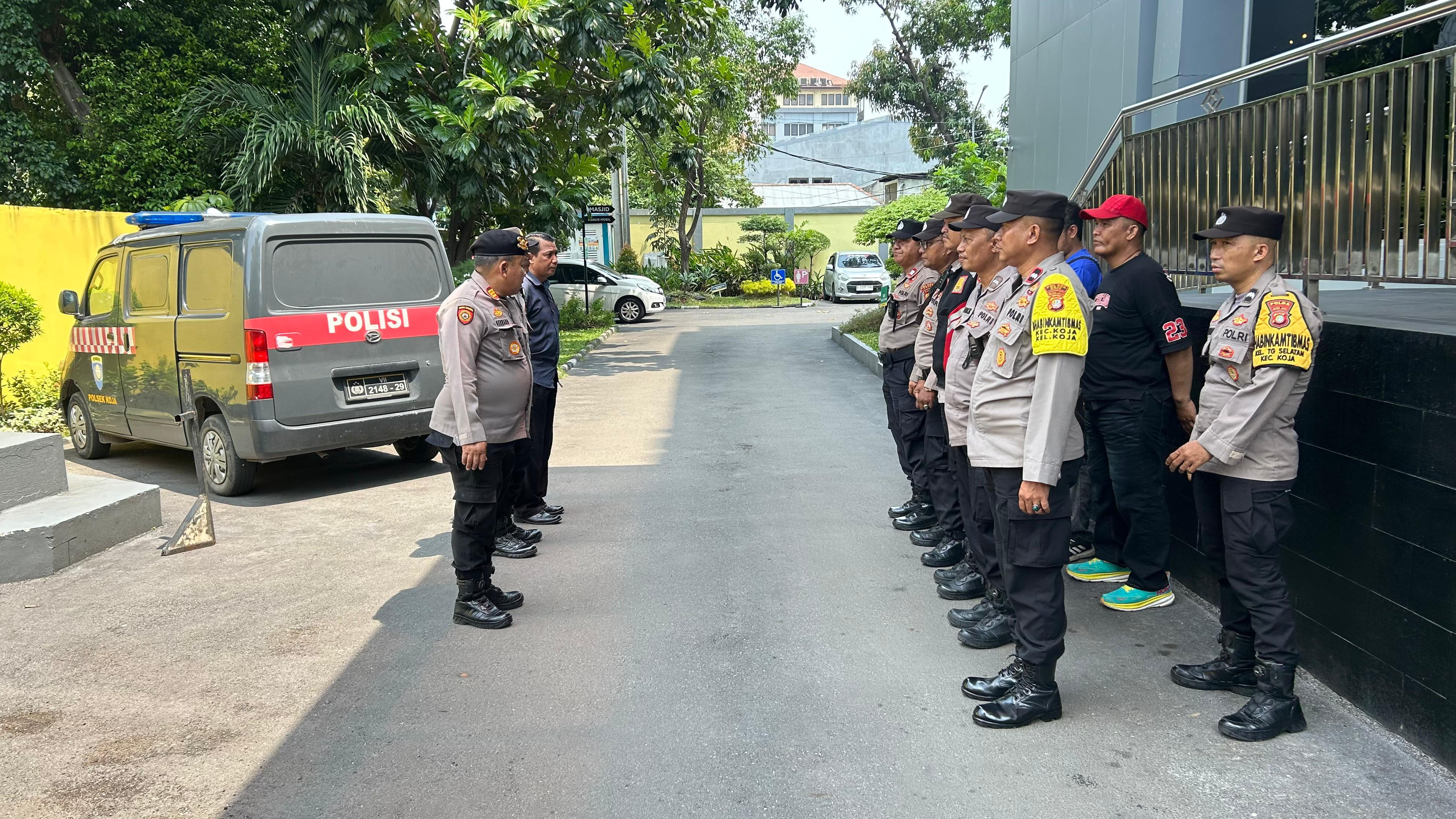 Polisi Siaga Amankan Rencana Aksi Mahasiswa di Kantor BPN Jakarta Utara