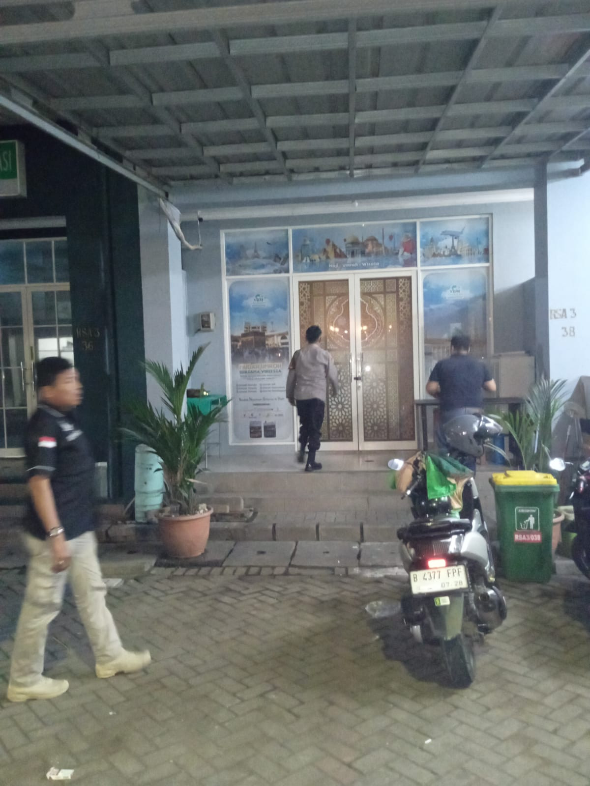 Respons Cepat Laporan 110, Polsek Bekasi Selatan Cek TKP Gangguan di Kantor Travel Umroh