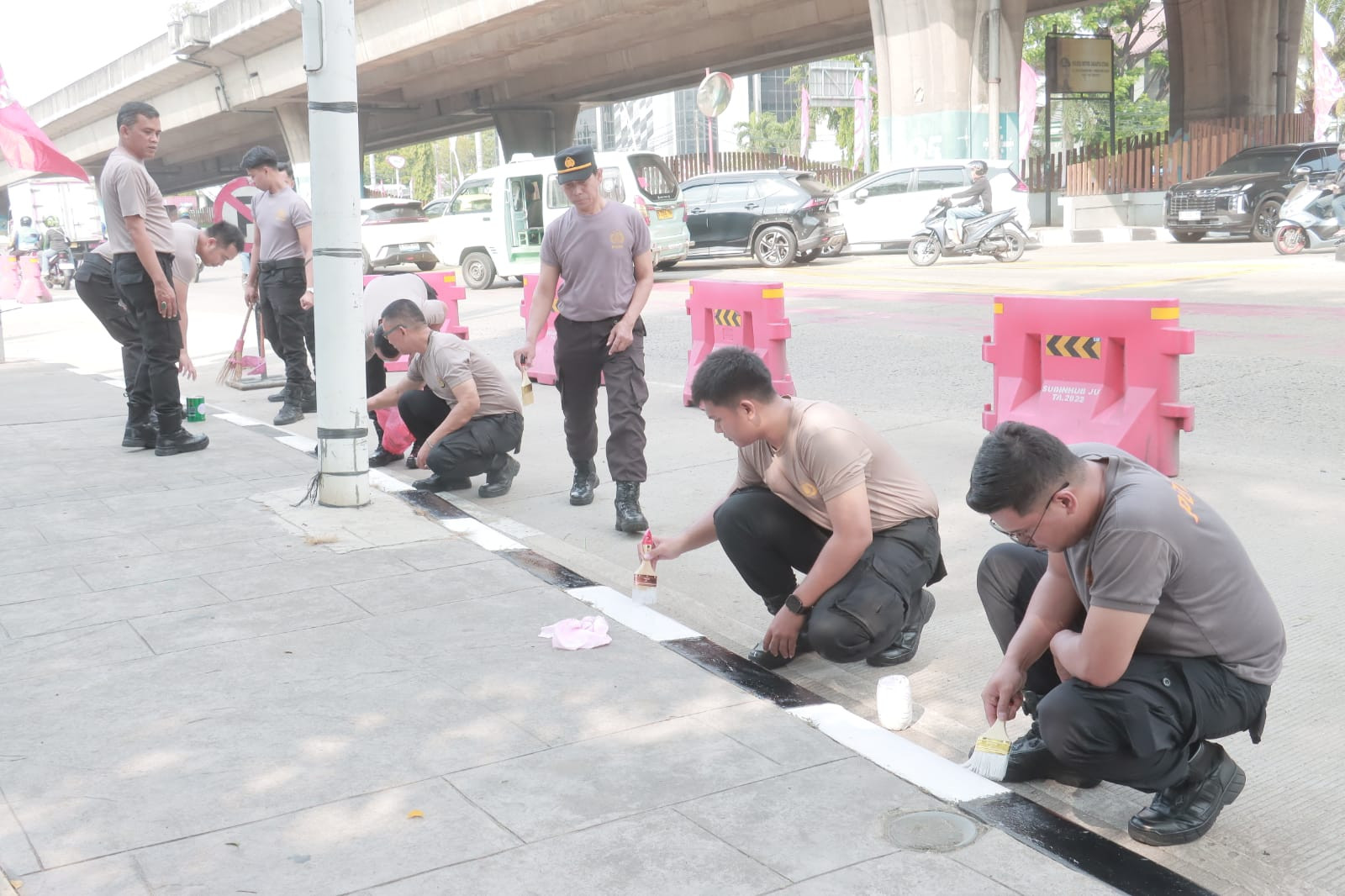 Sambut HUT RI, Polres Metro Jakarta Utara Percantik Fasilitas Umum Lewat Aksi "Merdeka Bersama Masyarakat"