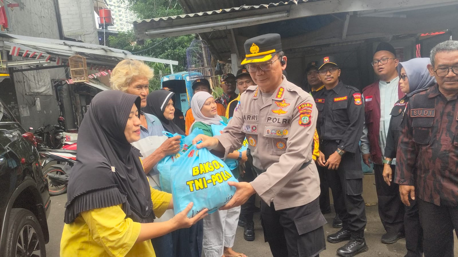 Polda Metro Jaya Gelar Bakti Sosial dan Trauma Healing di Bendungan Hilir