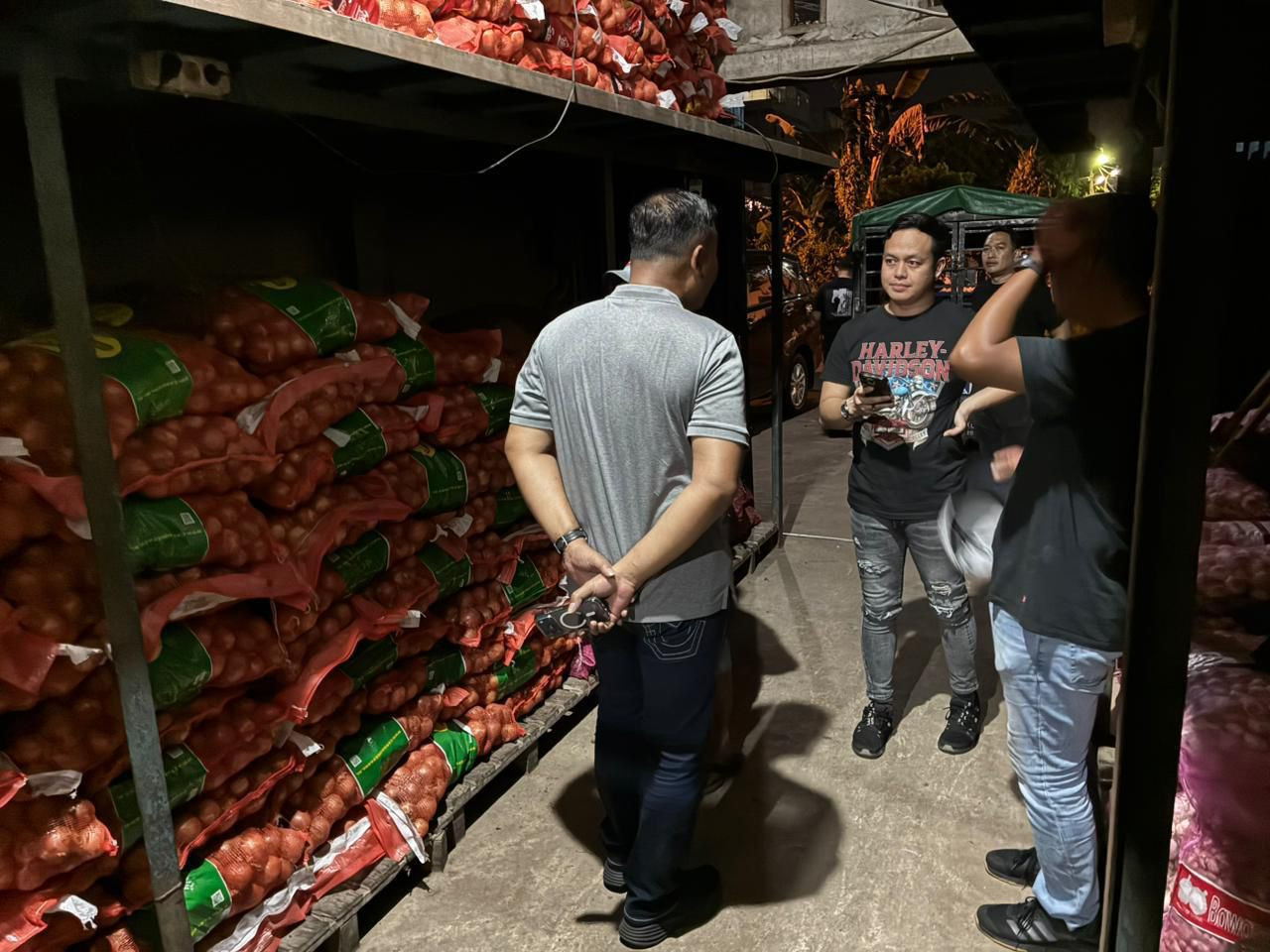 Bareskrim Polri Bongkar Penyelundupan 23 Ton Bawang dan Cabai di Pontianak