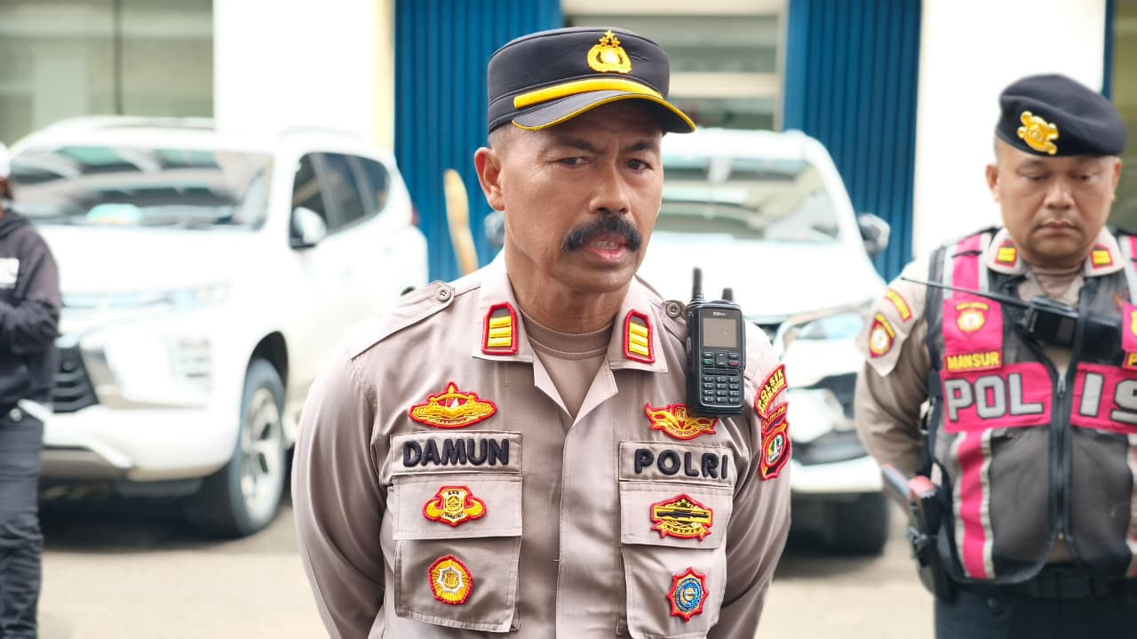 Polsek Pademangan Siagakan Pengamanan Aksi Unjuk Rasa KMPHI di Mangga Dua Square