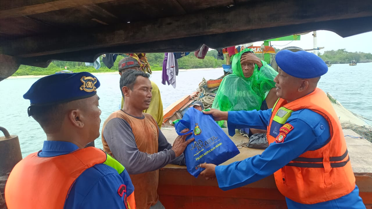 Satpolairud Polres Kepulauan Seribu Gelar Patroli Dialogis Laut, Antisipasi Kejahatan dan Jaga Kamtibmas Perairan